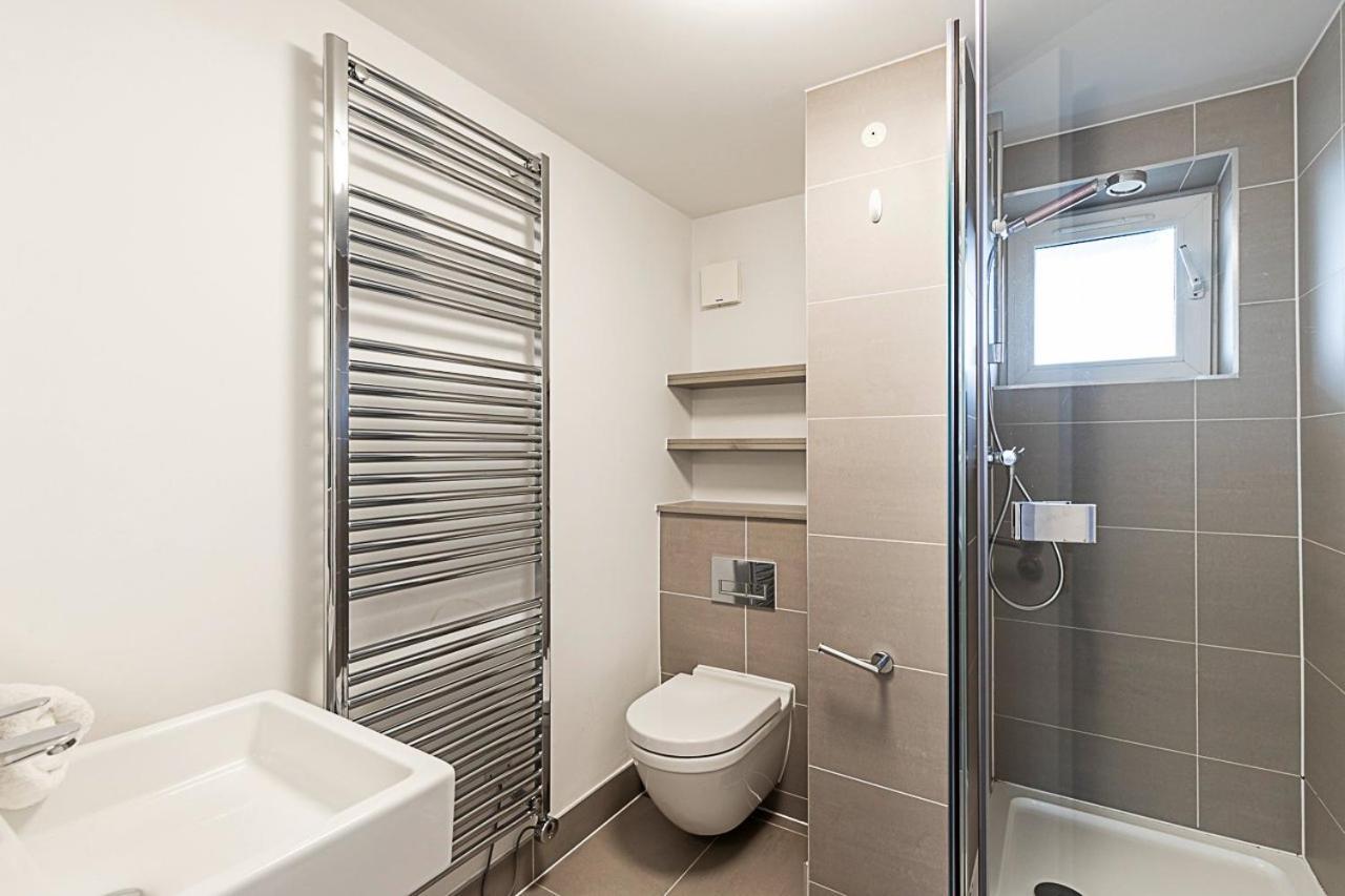 Comfy 2-bedroom With Balcony