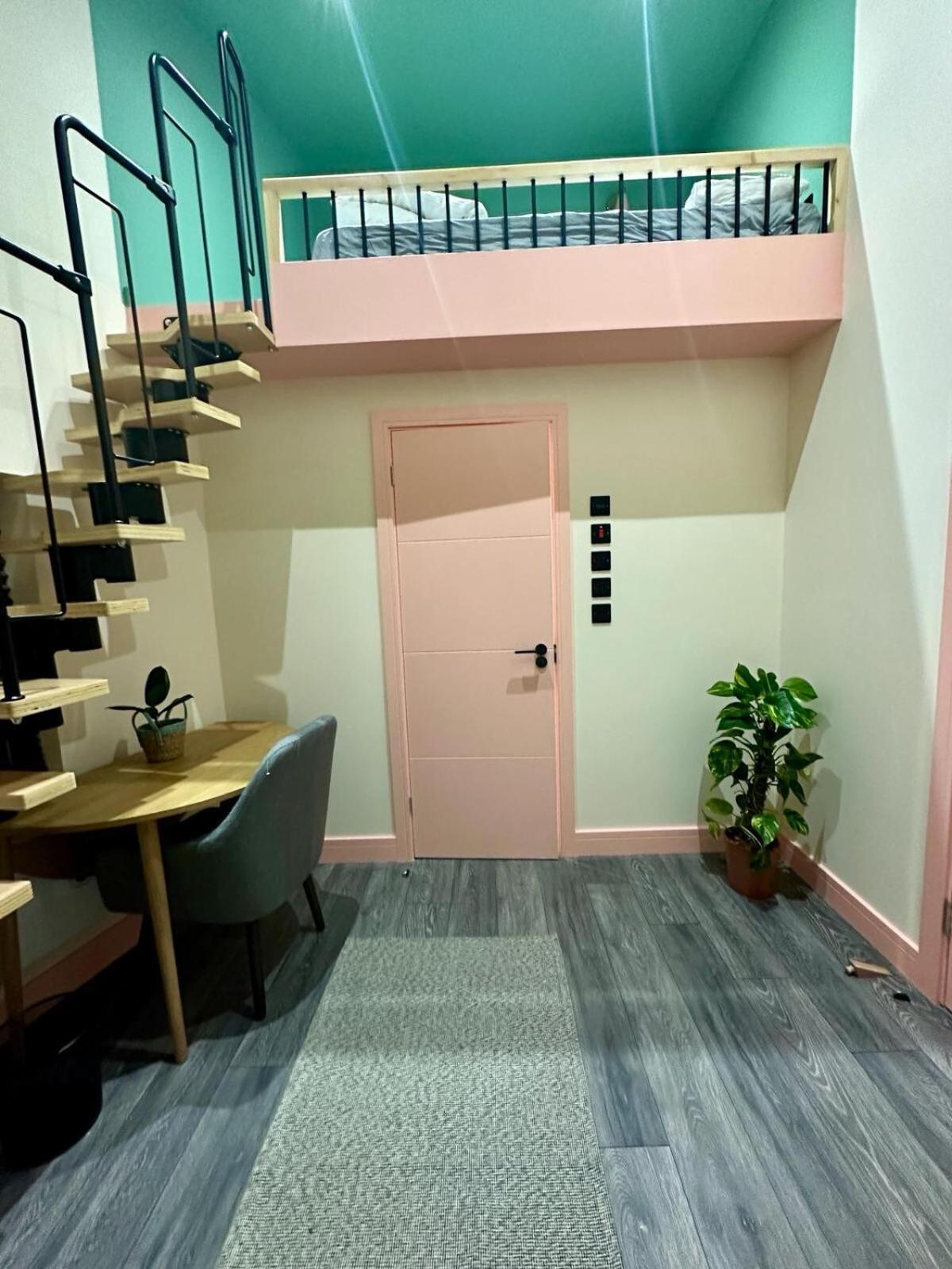 Stylish And Funky Retreat, Perfect For 2 Guests Apartment London