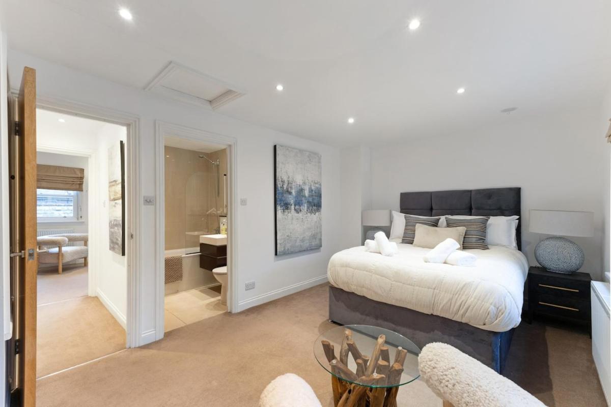 Apartment The Riverbank Hideaway London