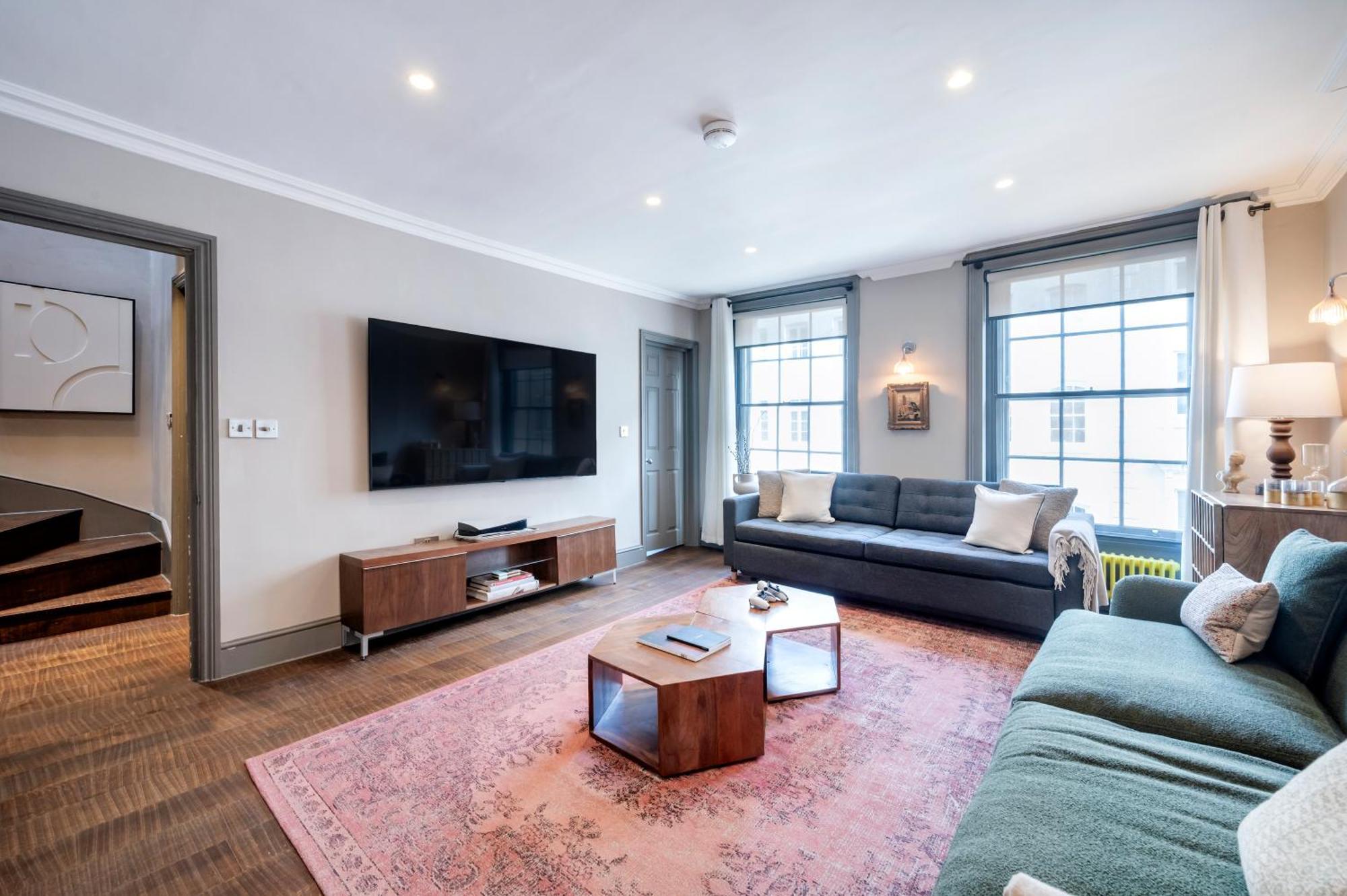 Soho 2 Bedrooms, 3 Beds, 2,5 Bathroom On Location Leilighet London