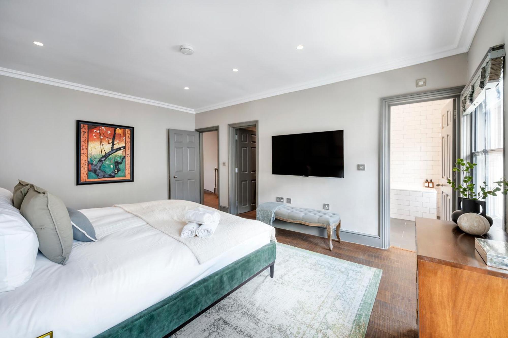 Soho 2 Bedrooms, 3 Beds, 2,5 Bathroom On Location London
