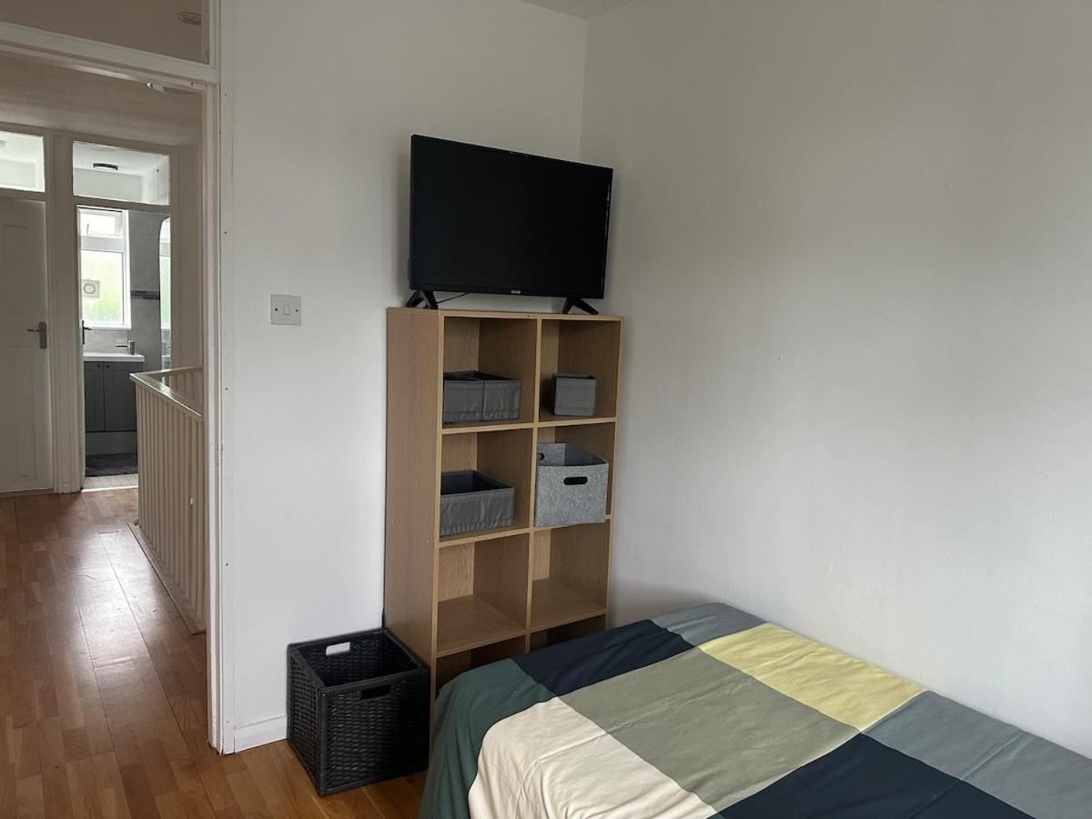 Apartment Simple And Tidy - Short Walk To Kennington & Oval Station London