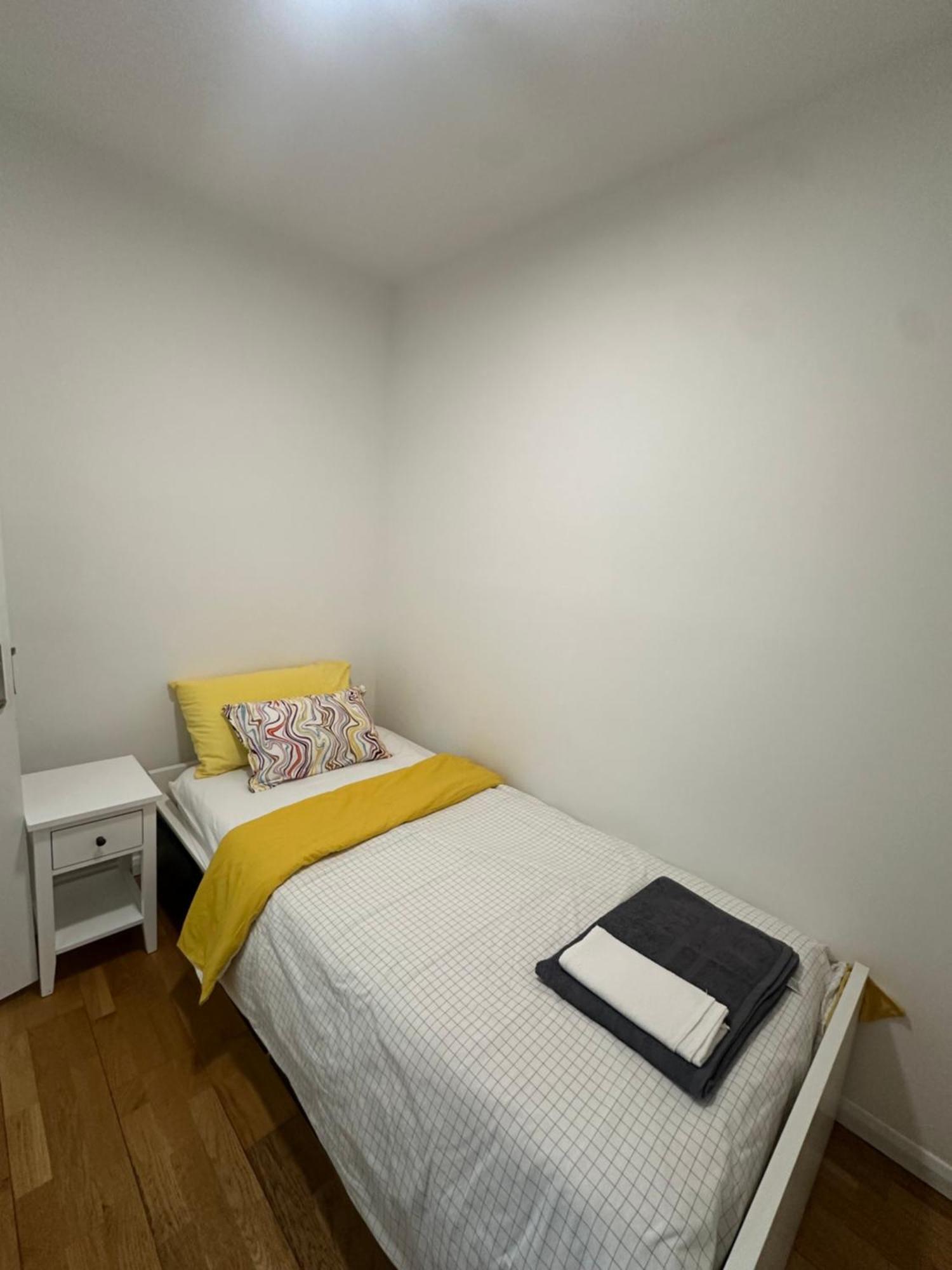Simple And Tidy - Short Walk To Kennington & Oval Station Apartment