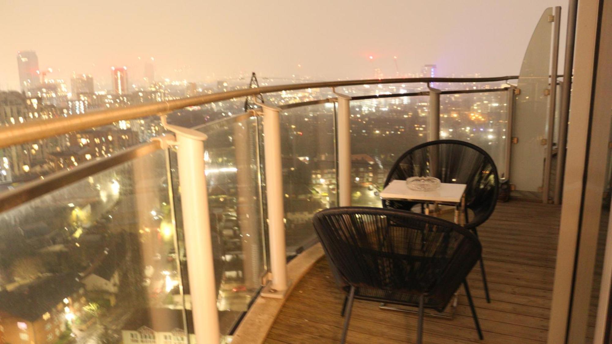 Luxury 1 Bedroom In Apartment *