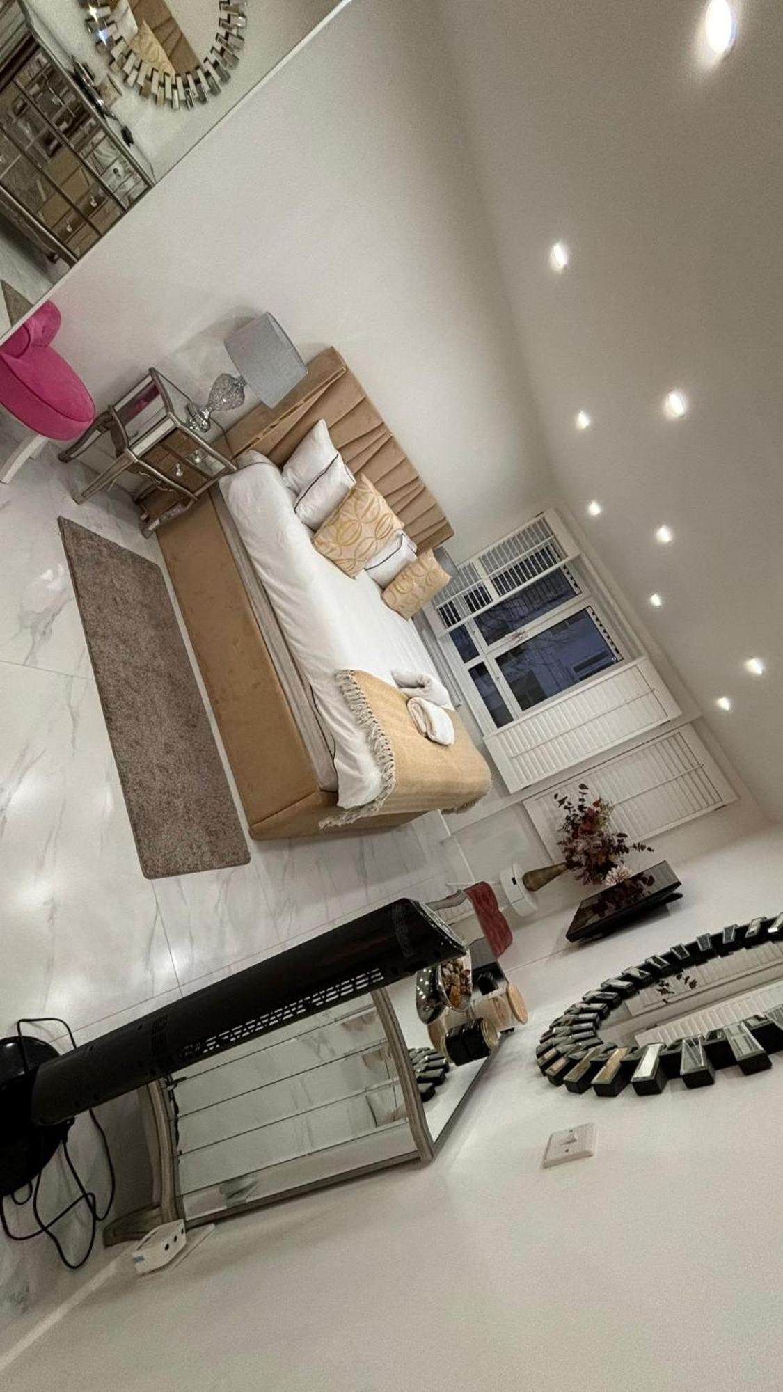 Elegant Escape Apartment London