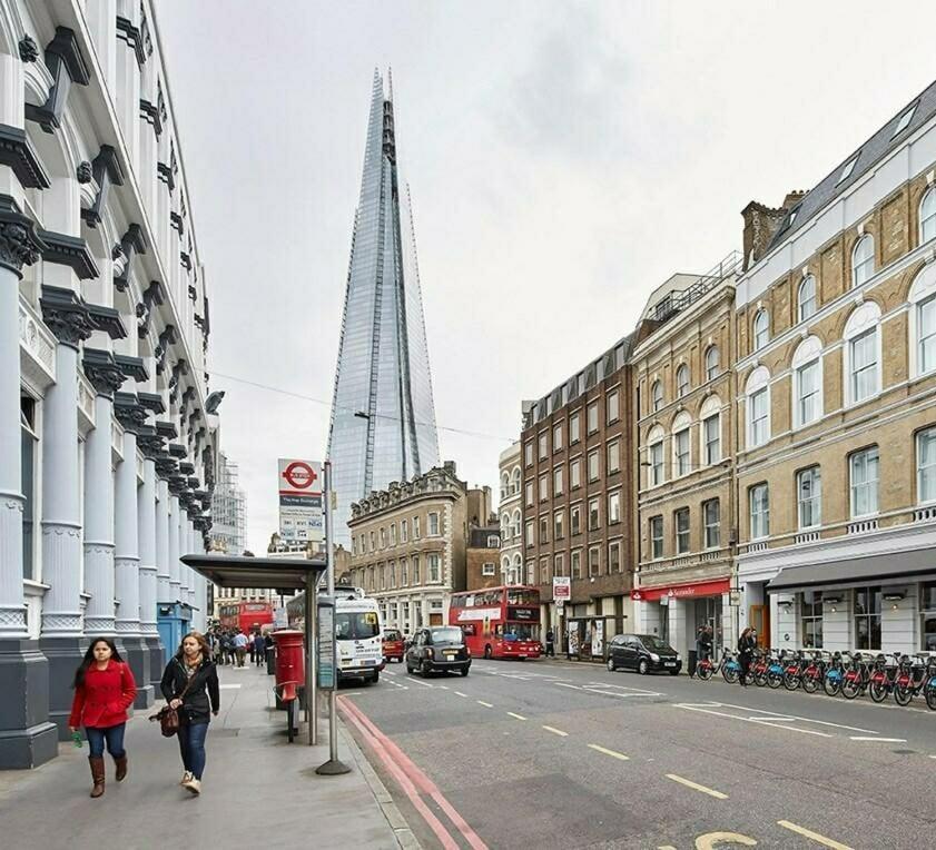 Designer Flat In The Heart Of Bridge Apartment London