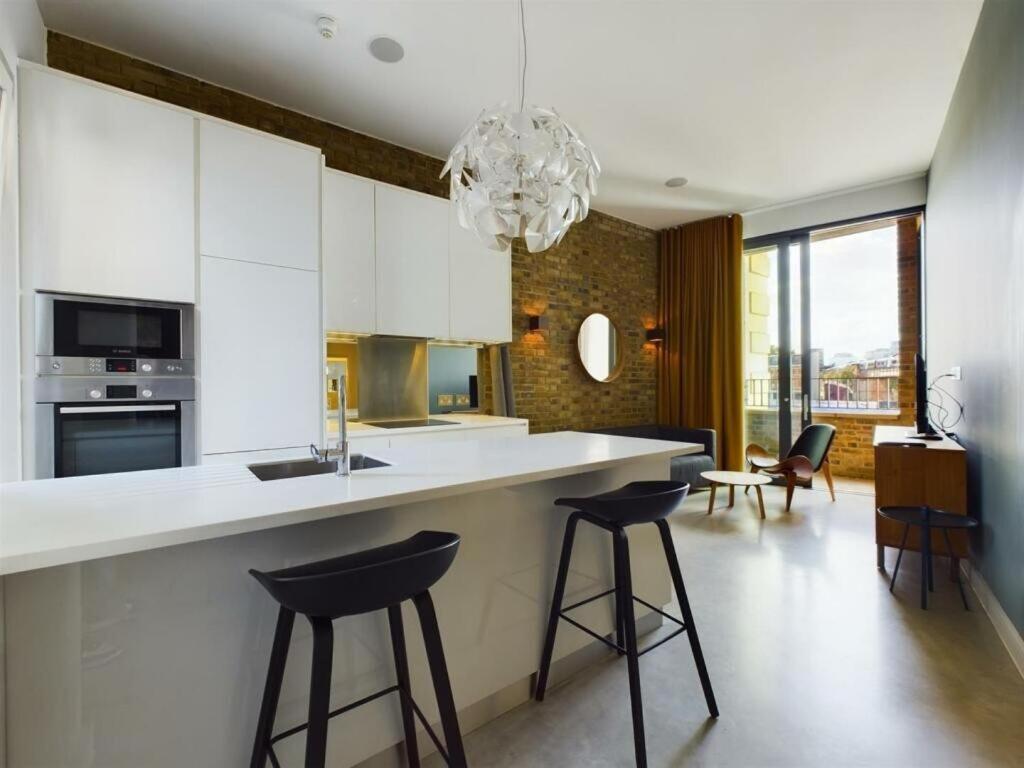 Designer Flat In The Heart Of Bridge Apartment *