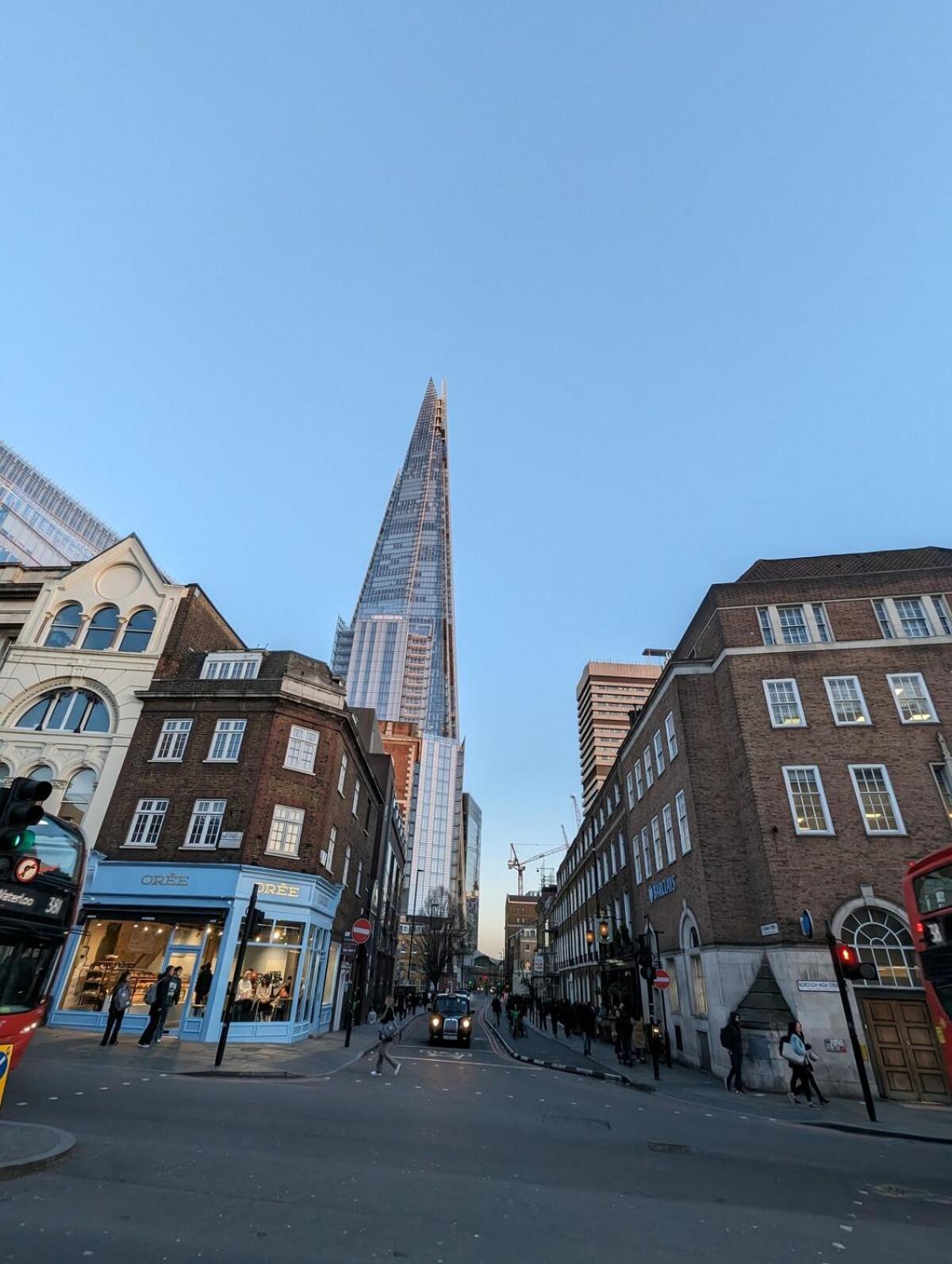 Designer Flat In The Heart Of Bridge *