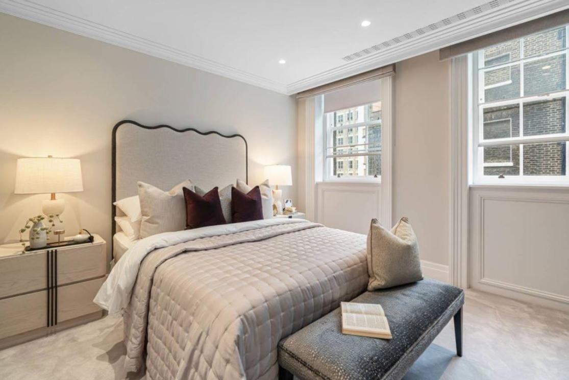 Apartment 3 Bed Mews House Hyde Park Lancaster Gate London