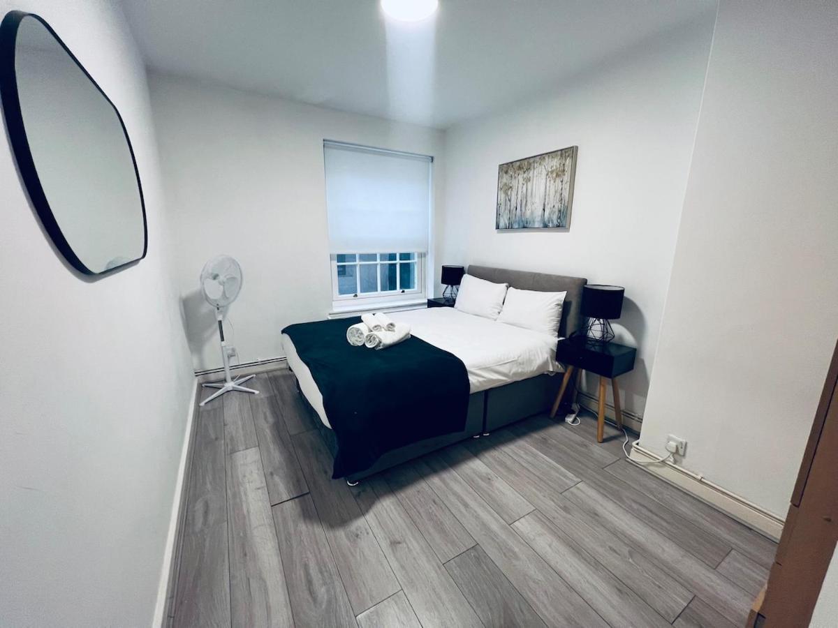 Elegant Urban Escape In Apartment *