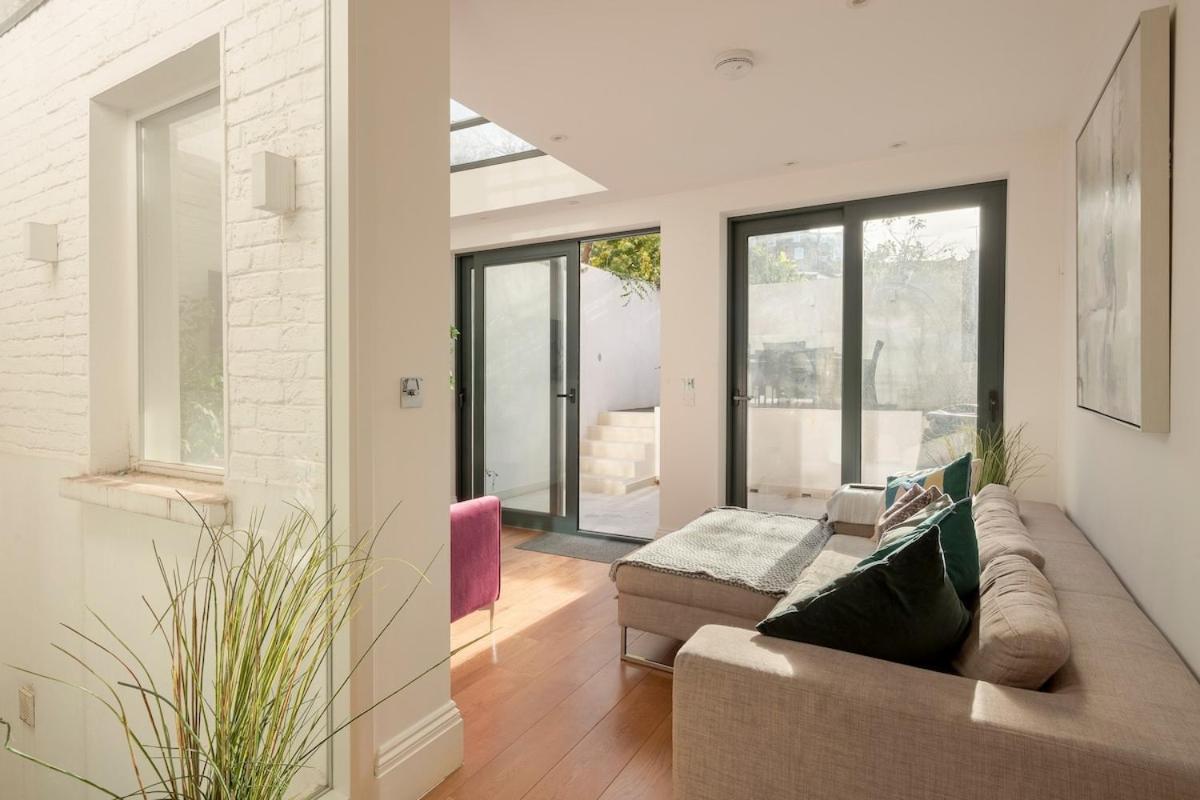 Modern Kensington 3-bedroom With Garden Apartment
