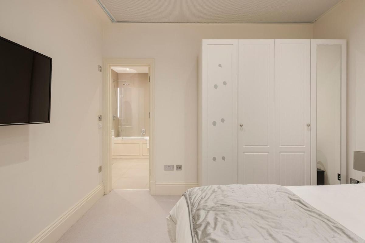 Apartment Modern Kensington 3-bedroom With Garden London