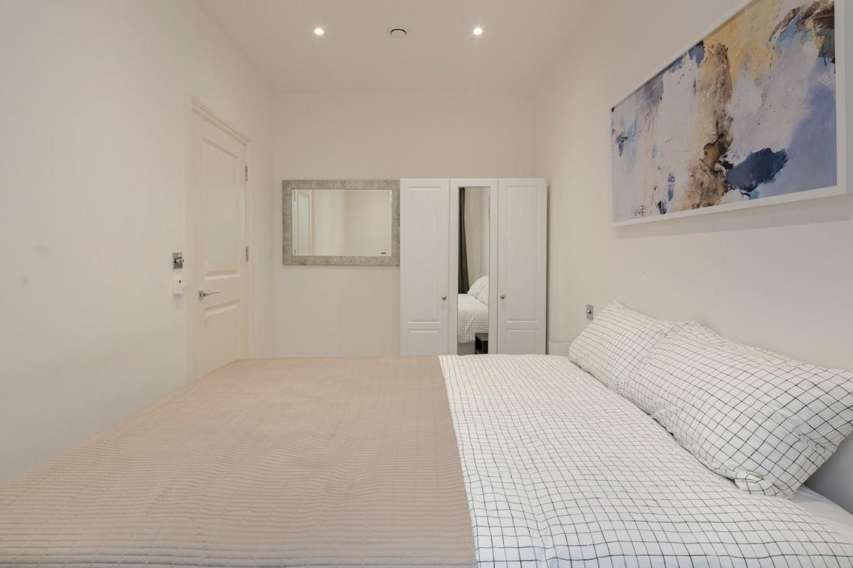 Modern Kensington 3-bedroom With Garden *