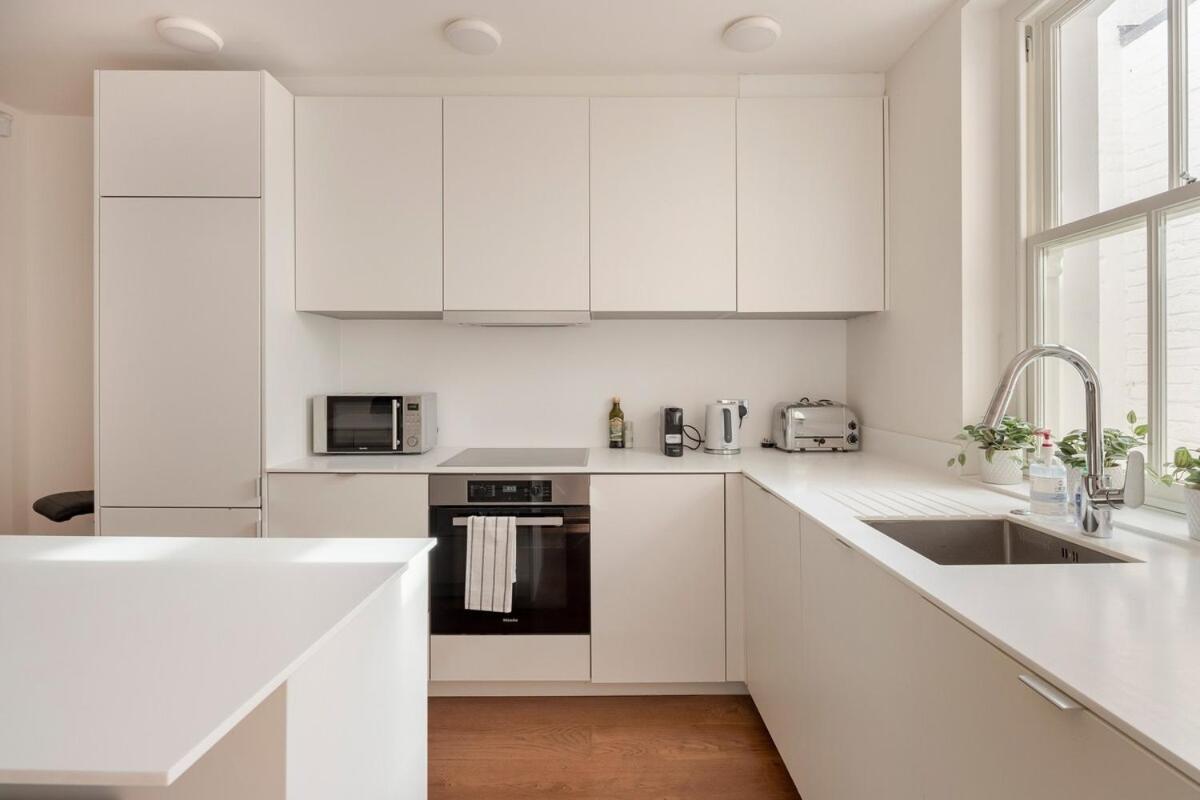 Modern Kensington 3-bedroom With Garden Apartment