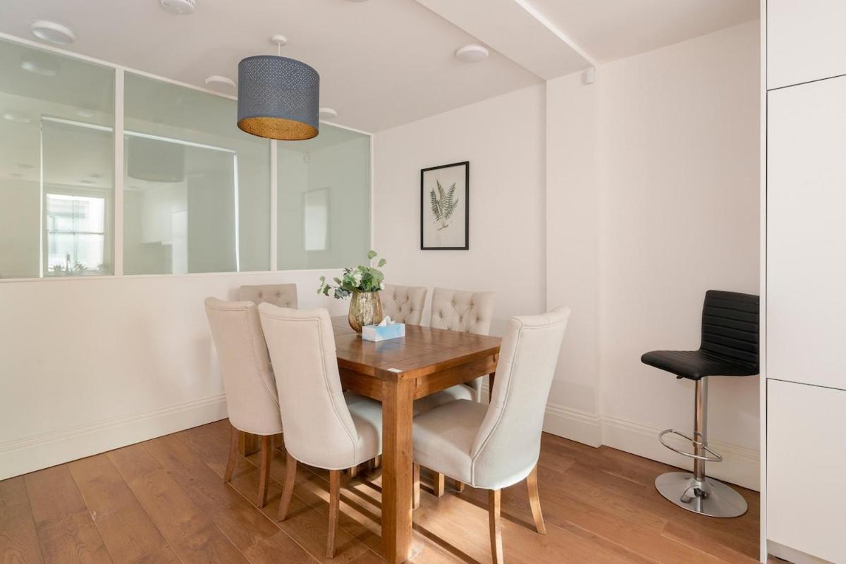Modern Kensington 3-bedroom With Garden Apartment *