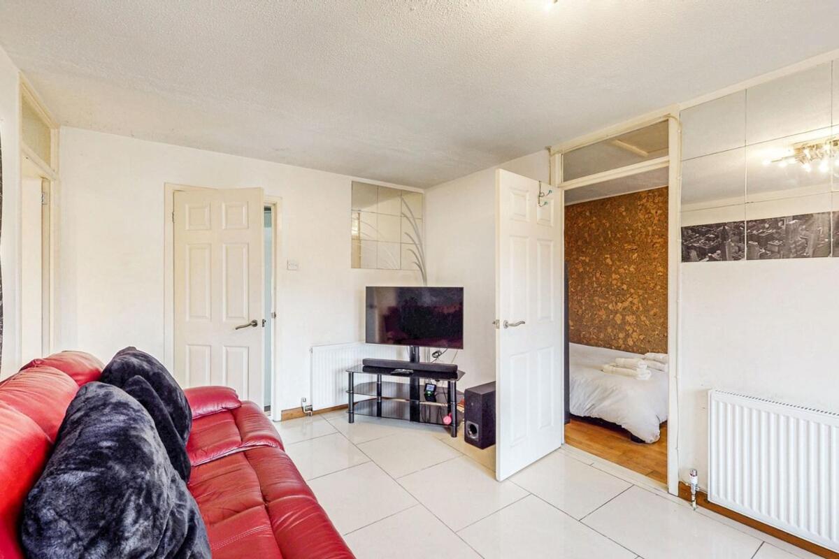 Apartment 1-br Flat With Easy Tube Access Nine Elms