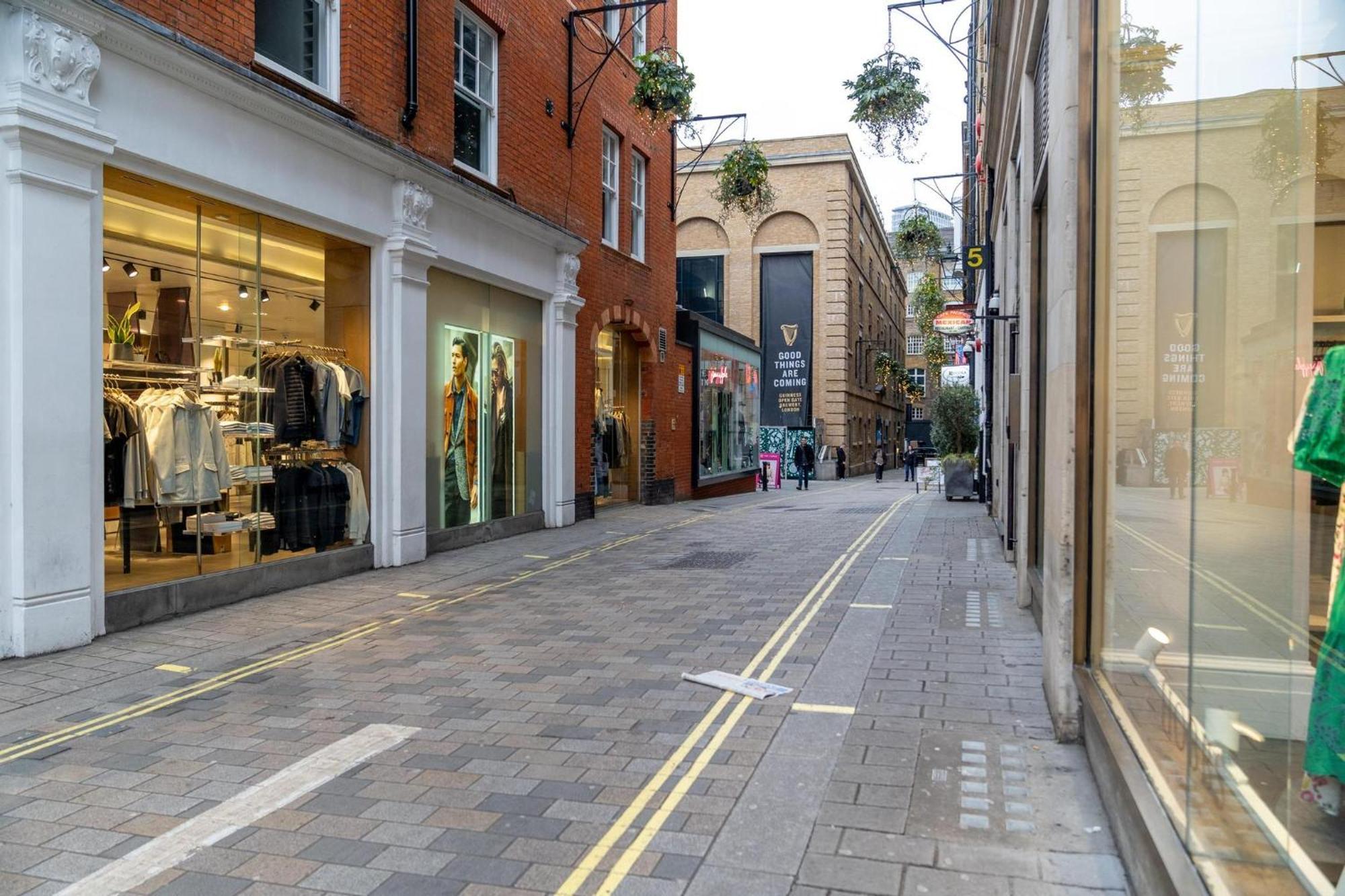 Cuthbert - Heart Of Covent Garden! * London