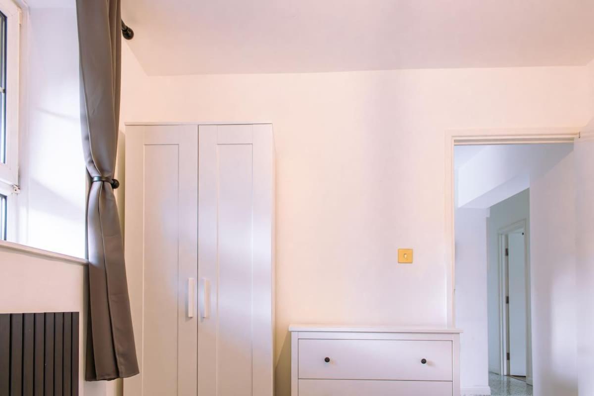 4-bedroom Flat Near Central, 2-min Walk To Metro Apartamento