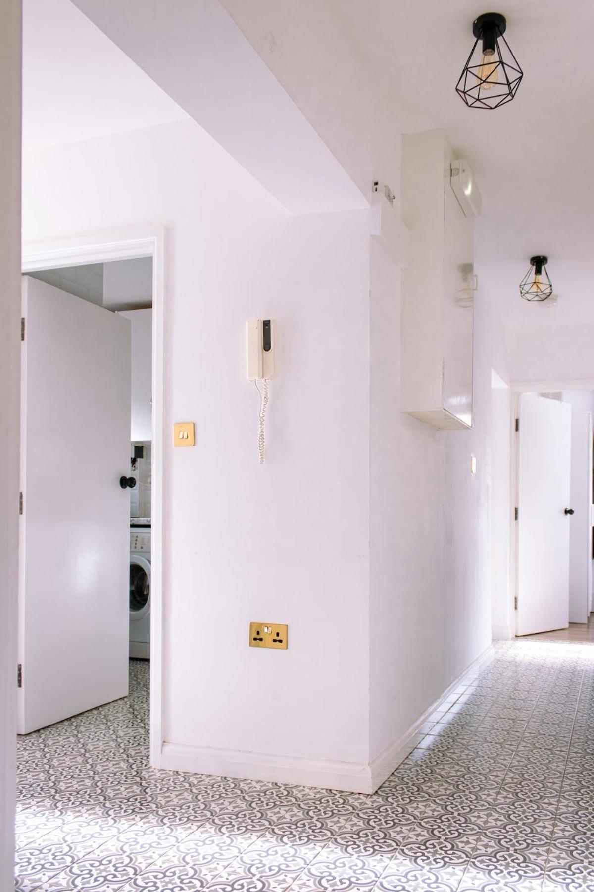 Apartamento 4-bedroom Flat Near Central, 2-min Walk To Metro *