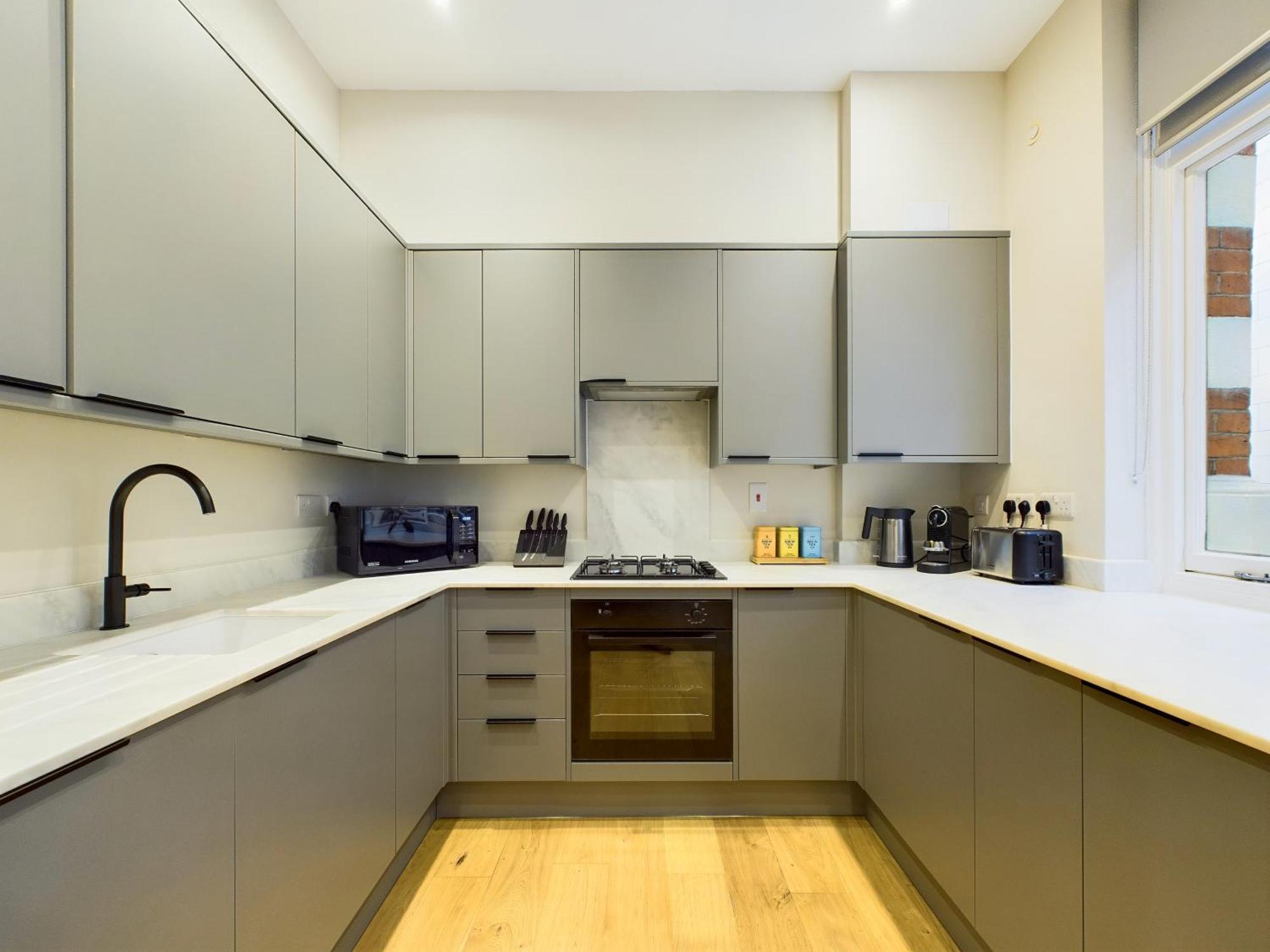 Be - The Piccadilly Circus Residences Apartment *