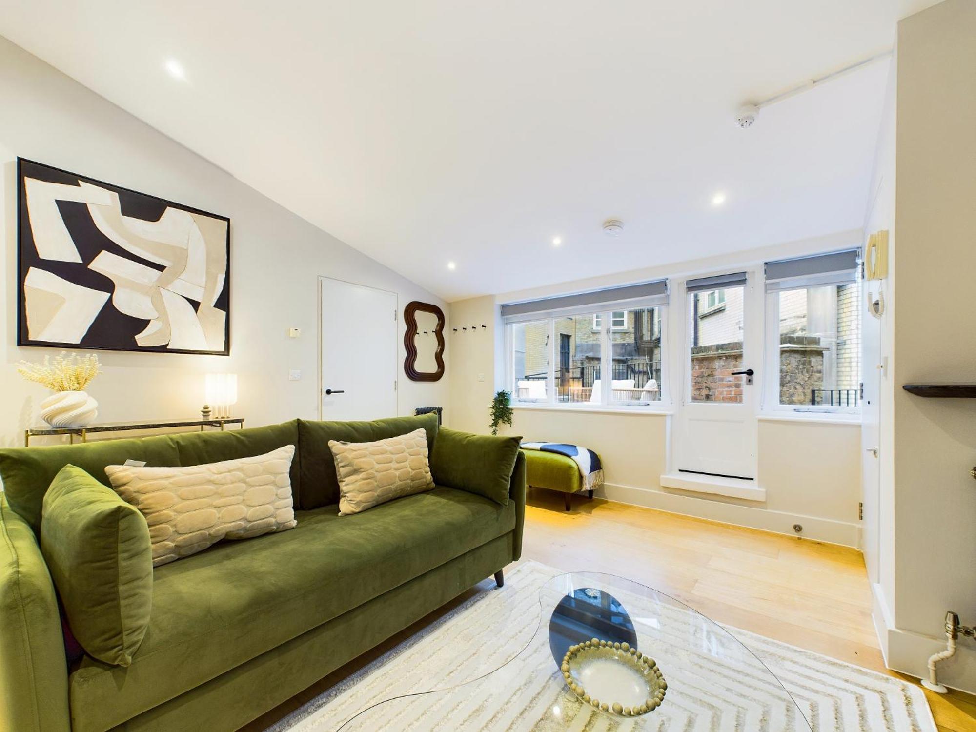 Be - The Piccadilly Circus Residences Apartment London
