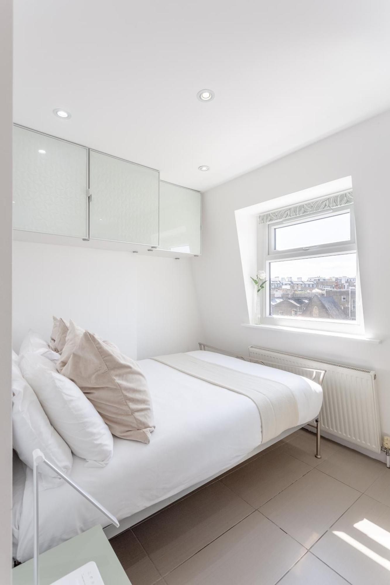Apartment Gloucester Terrace London