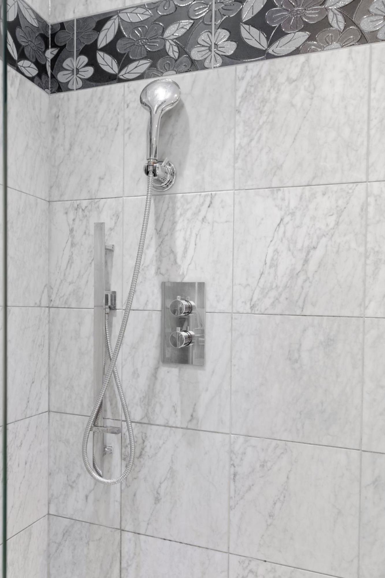 Gloucester Terrace Apartment *