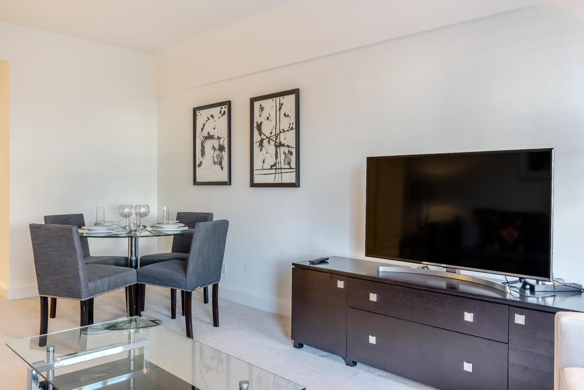 Pelham Court * London