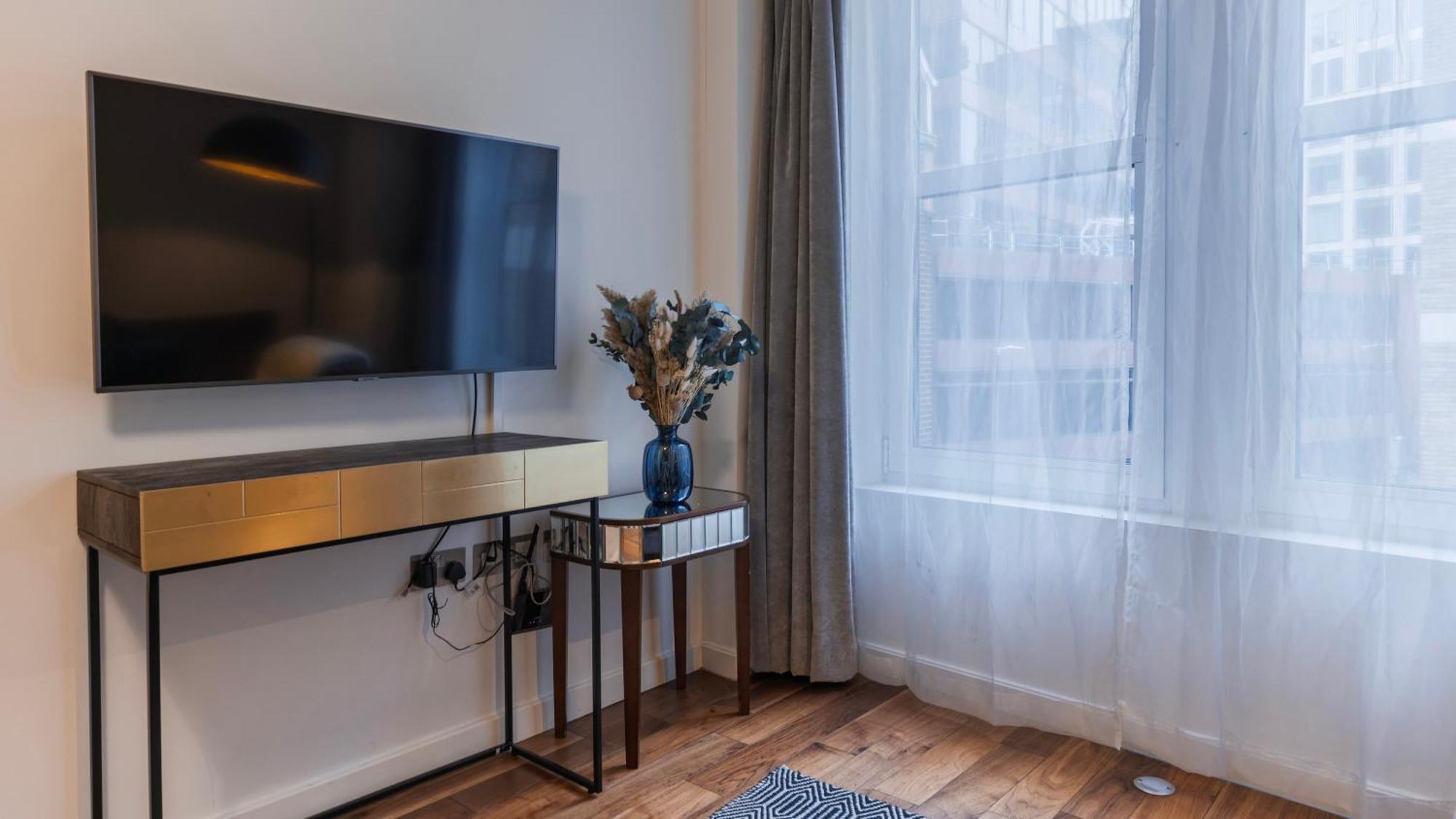 Monument Serviced By Lovelystay Londres