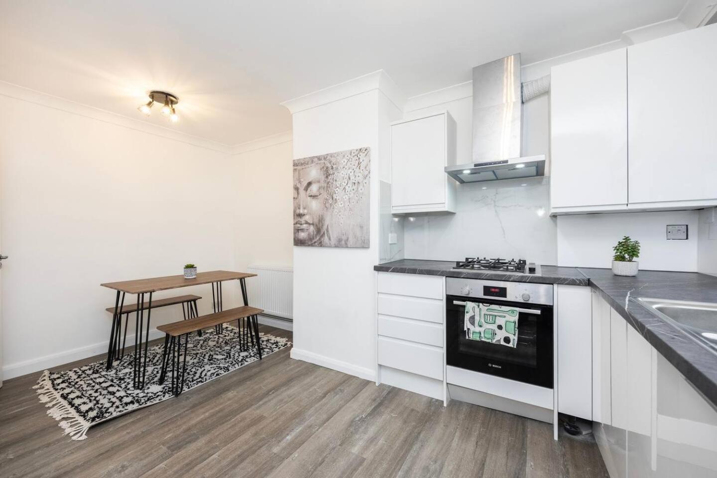 Spacious 2br Gem - Close To Clapham Junction *