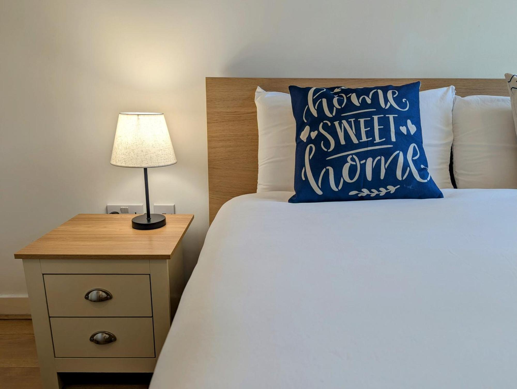 Charming 2-bedroom Canary Wharf - London