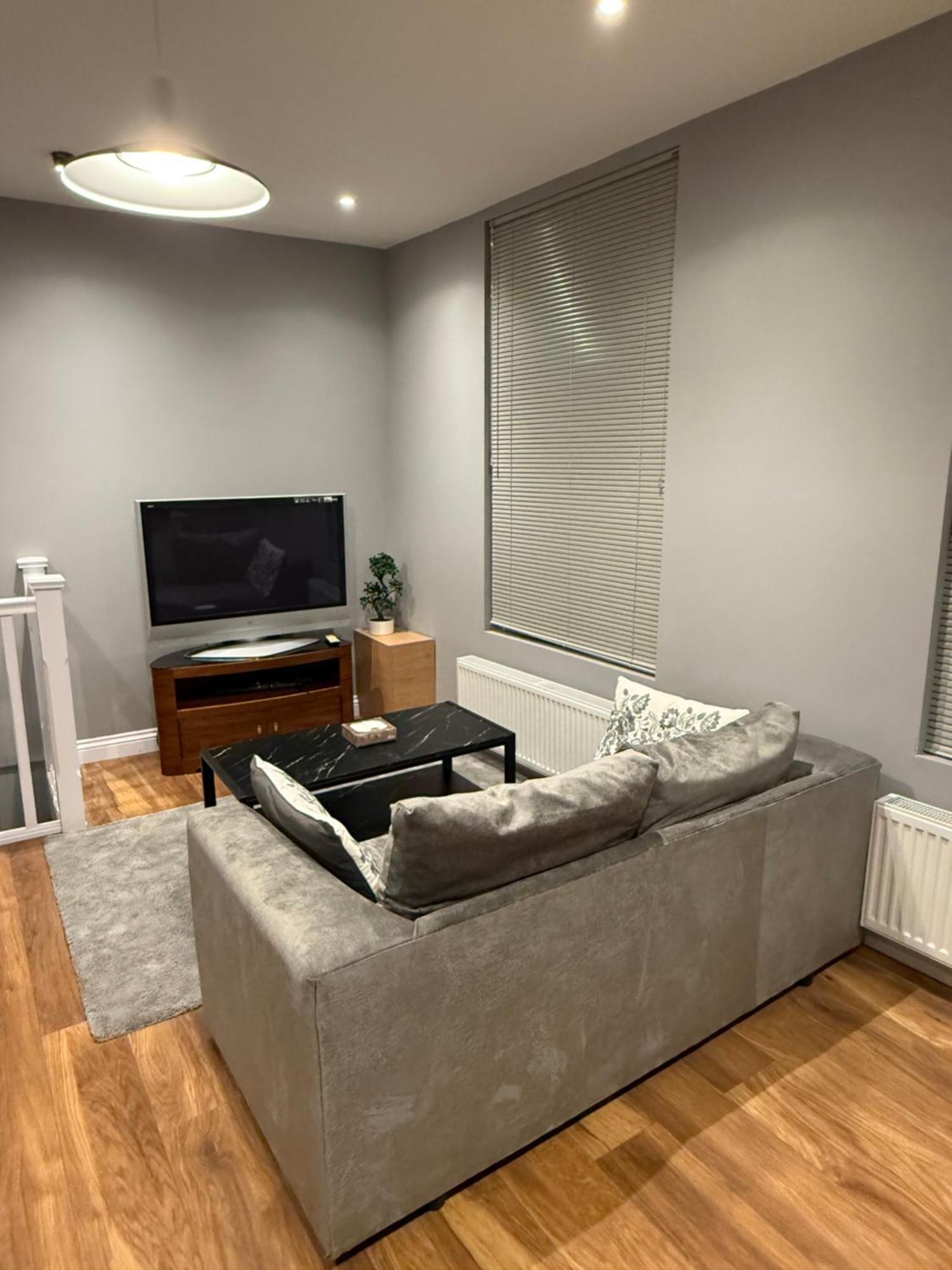 One Bed Flat In Clapham Junction Apartment