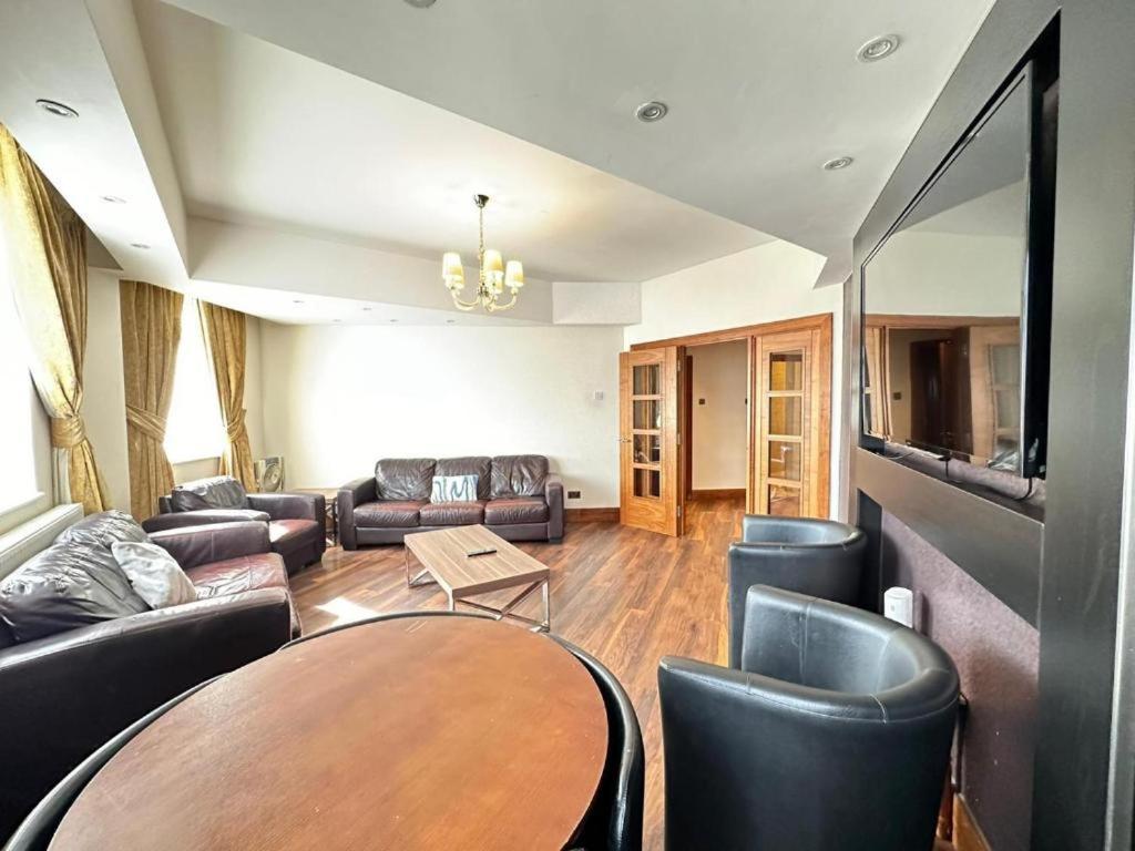 Park Lane Beautiful Family Apartment