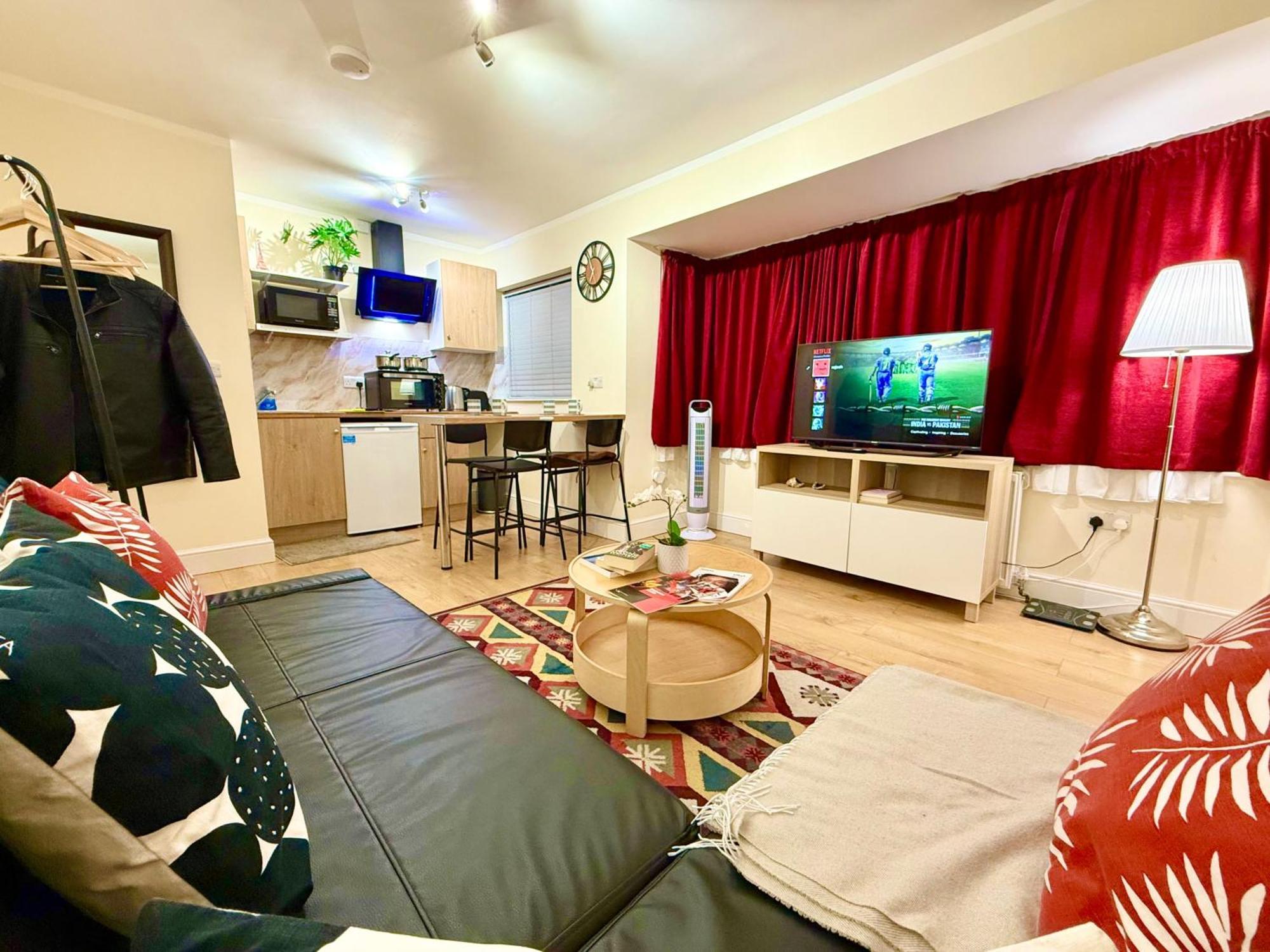 1b-sleeps4-freeparking-pets-wifi-london * London