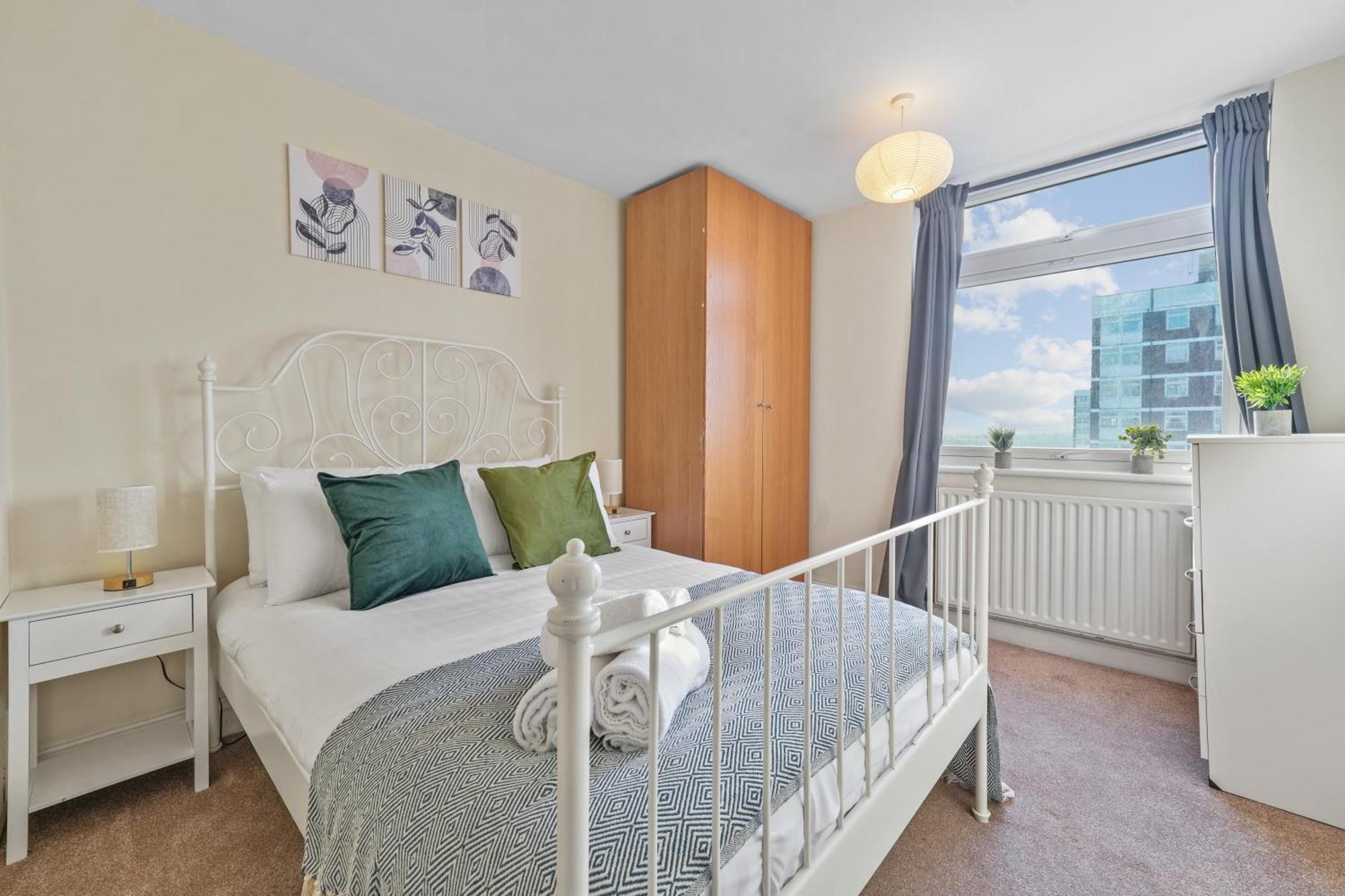 Premier Westfields Penthouse * London