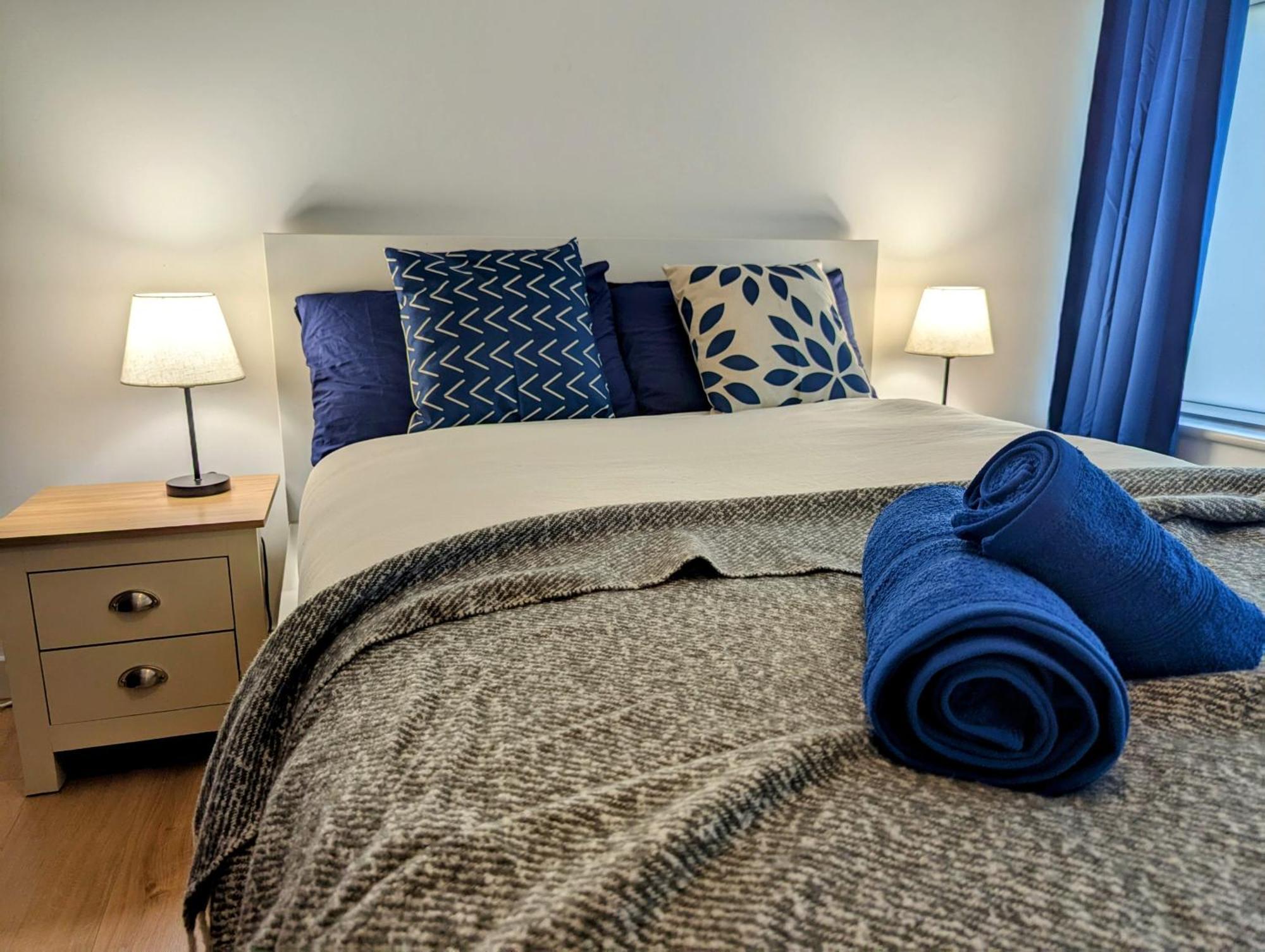 Charming 2-bedroom Canary Wharf - *