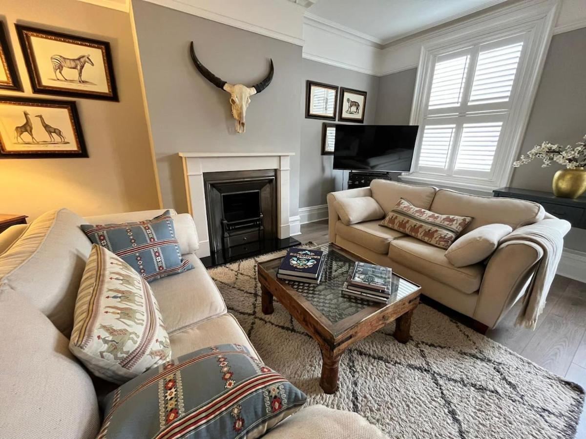 Elegant & Spacious 3 Bed Apartment