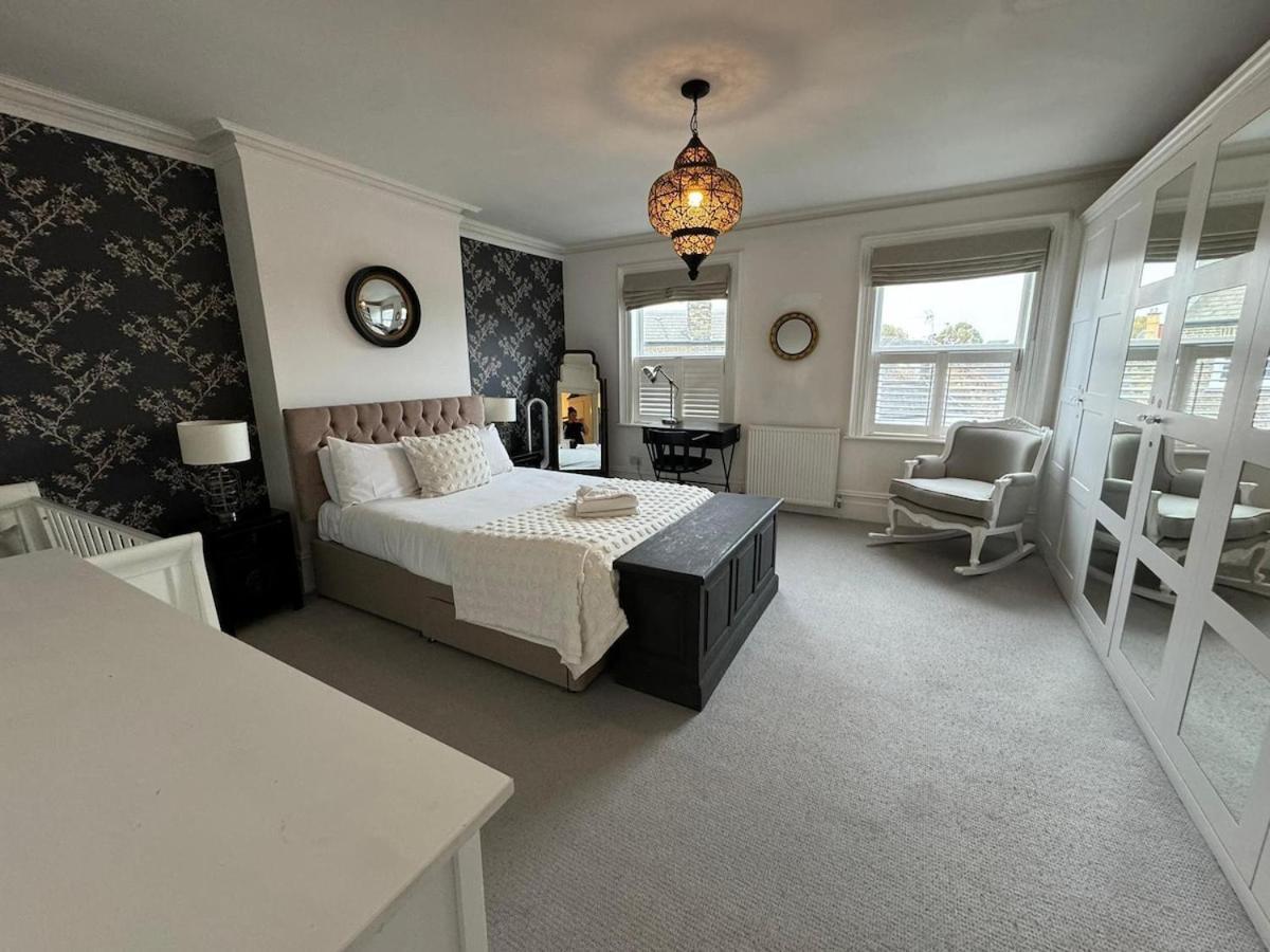 Leilighet Elegant & Spacious 3 Bed