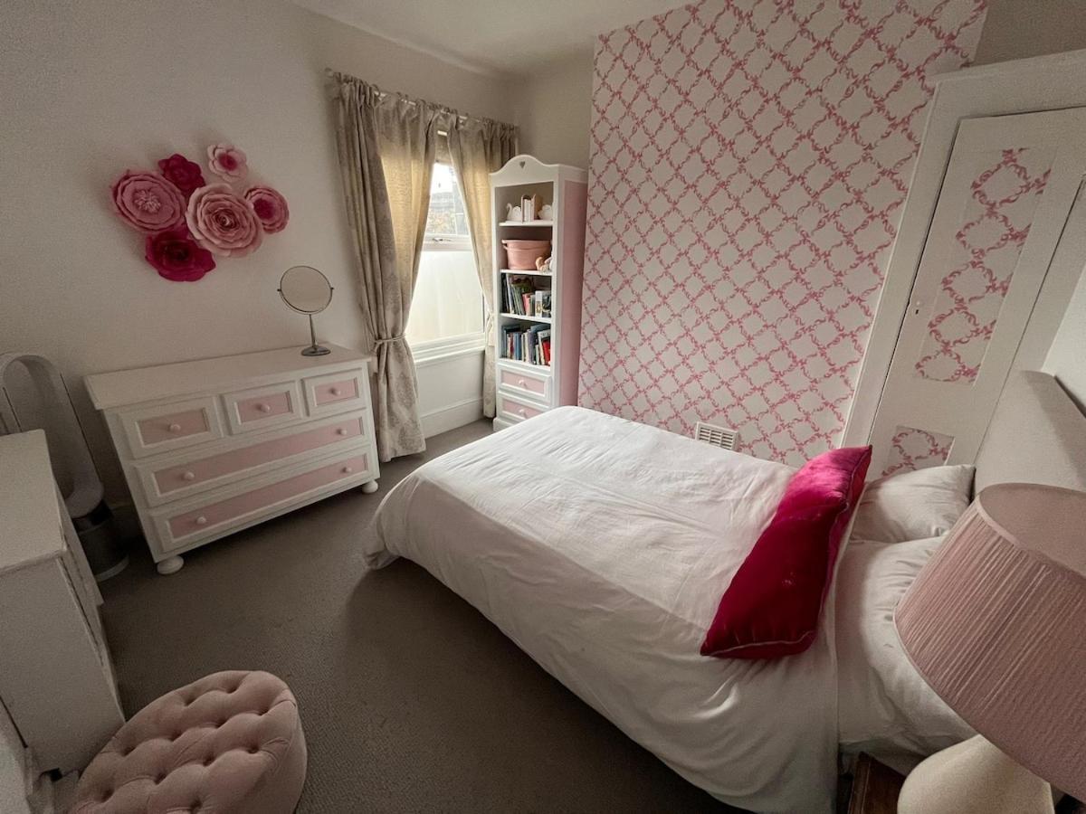 Elegant & Spacious 3 Bed *