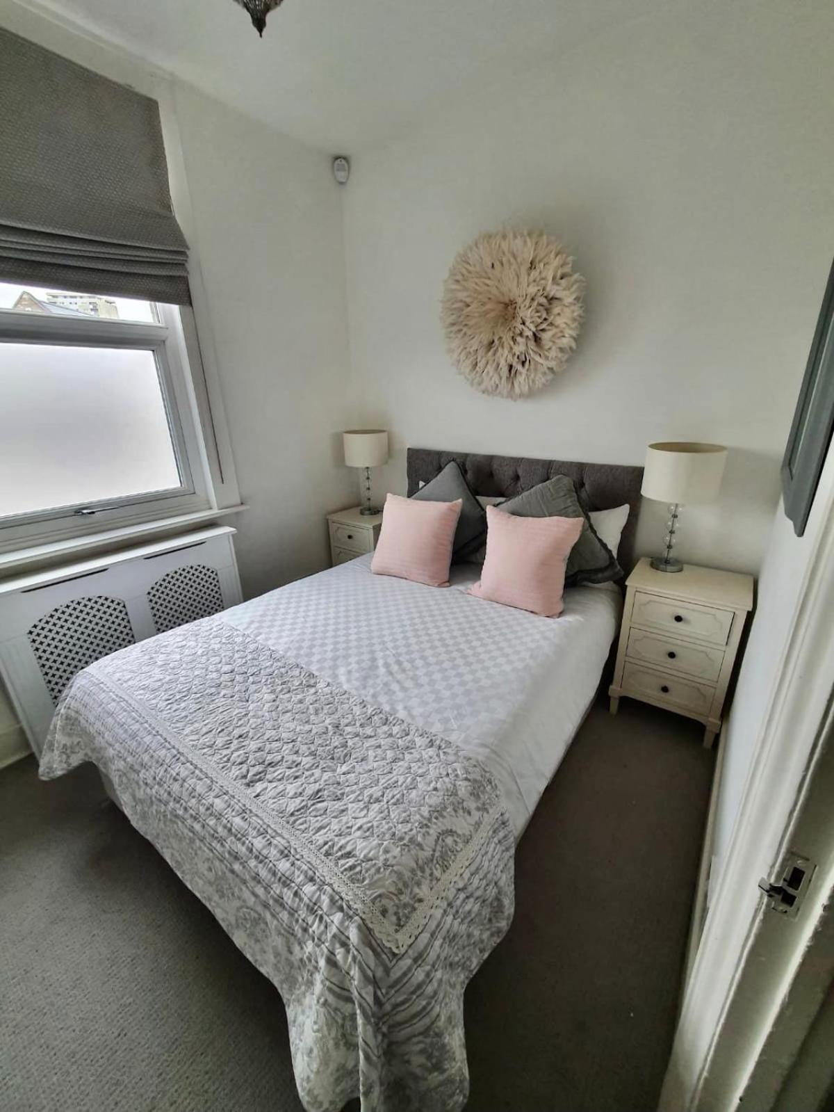 Elegant & Spacious 3 Bed Apartment London