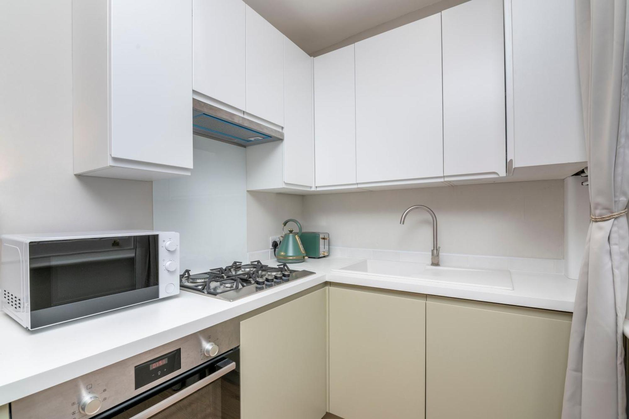 Lovely Ground Floor 1bdr Flat, Notting Hill * London