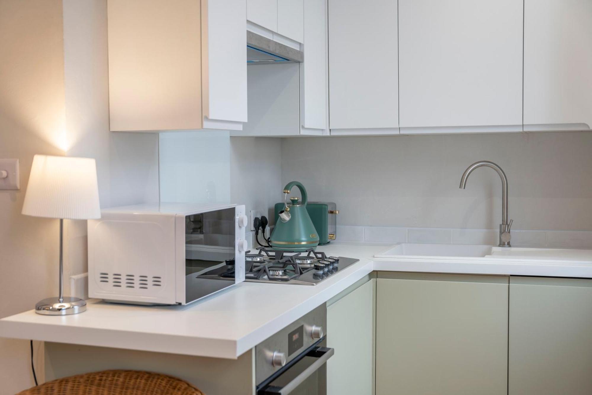 Lovely Ground Floor 1bdr Flat, Notting Hill *