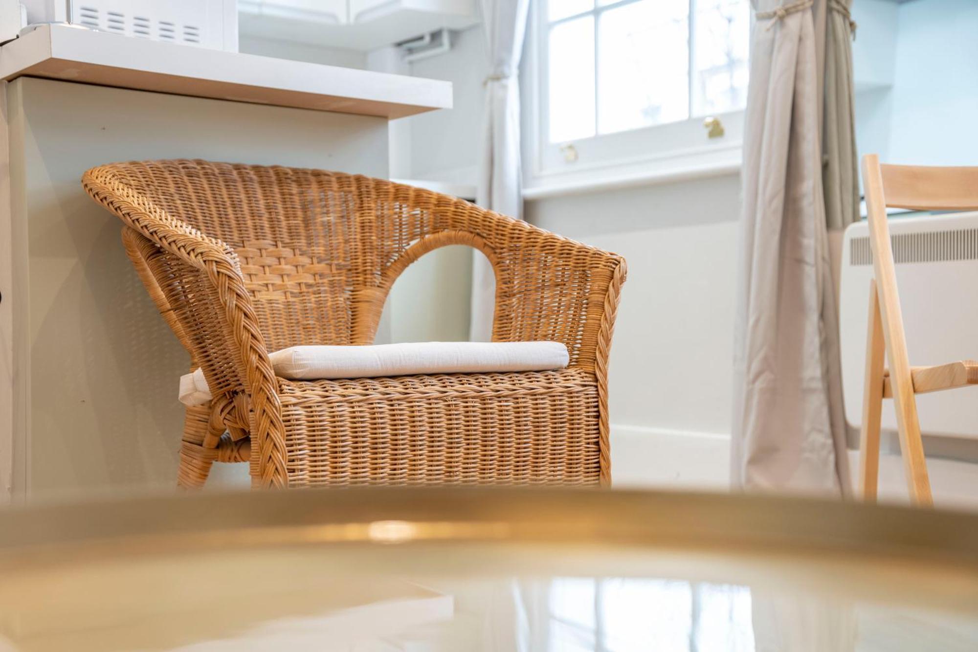 Lovely Ground Floor 1bdr Flat, Notting Hill *