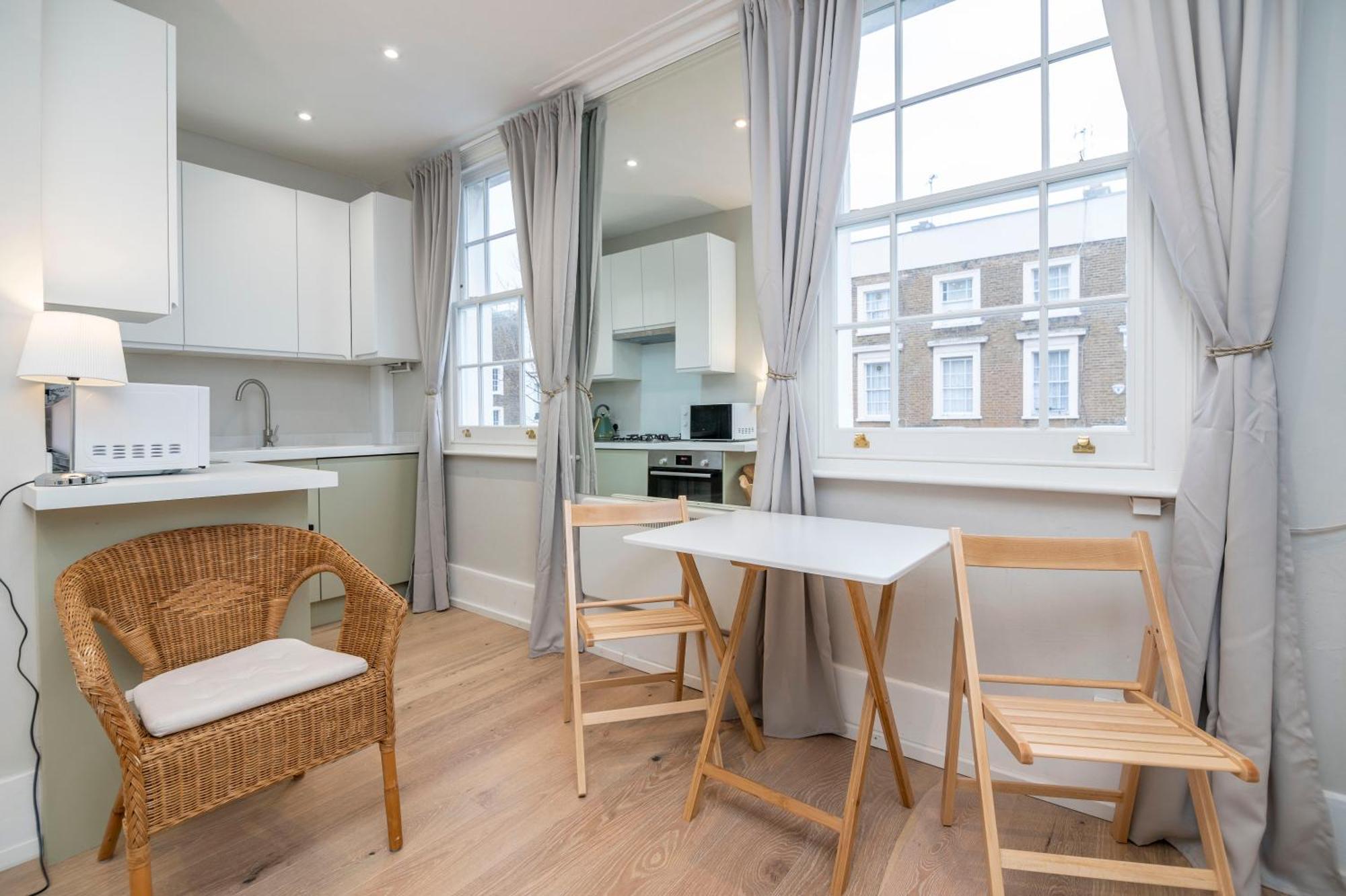 Lovely Ground Floor 1bdr Flat, Notting Hill *