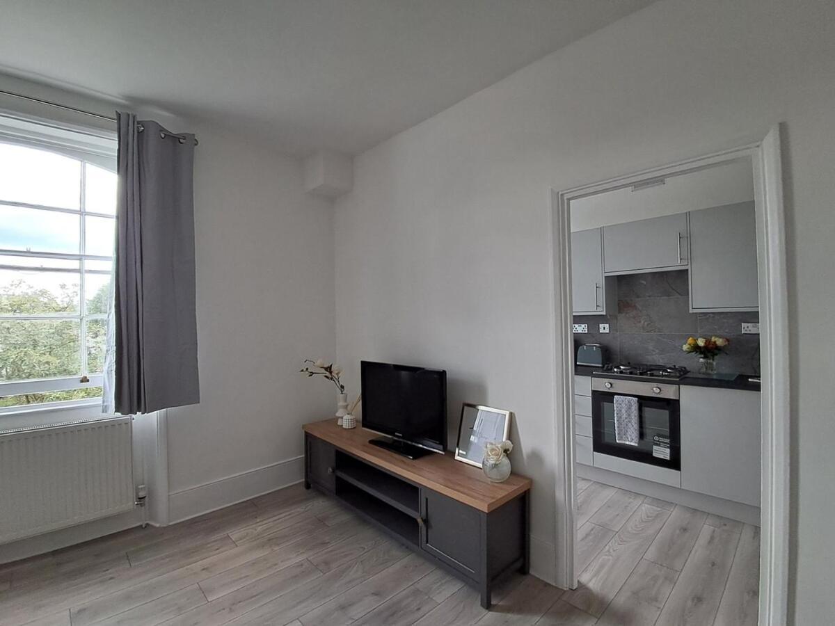 Newly Refurbished Flat In The Heart Of