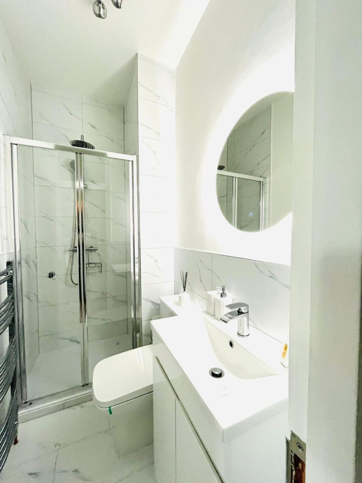 Apartment Newly Refurbished Flat In The Heart Of London
