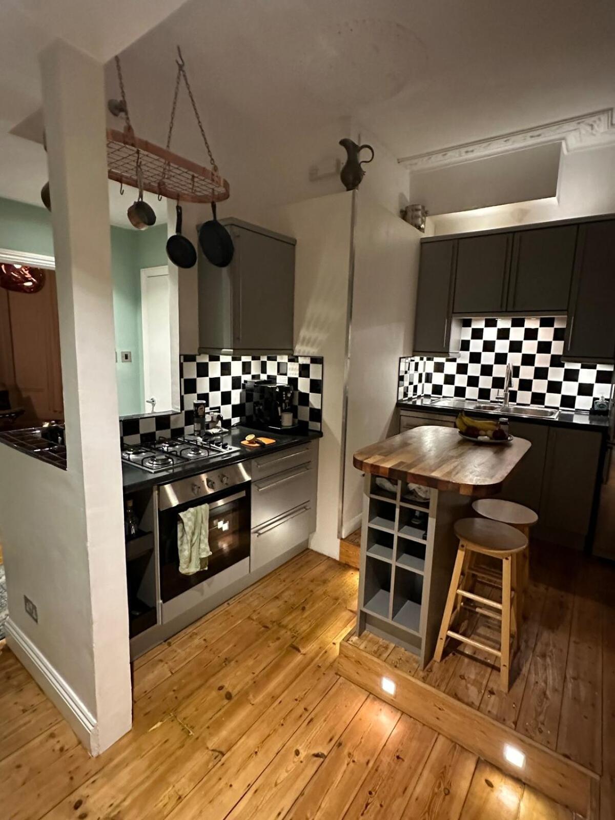 Victorian Garden Flat Apartment