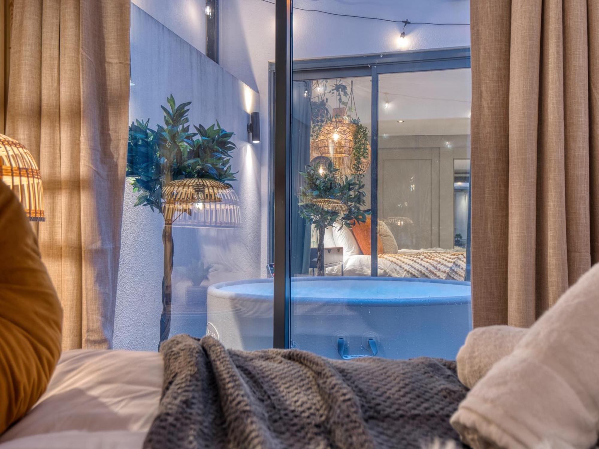 Borough Market - Hot Tub, Gaming & Cinema Apartment