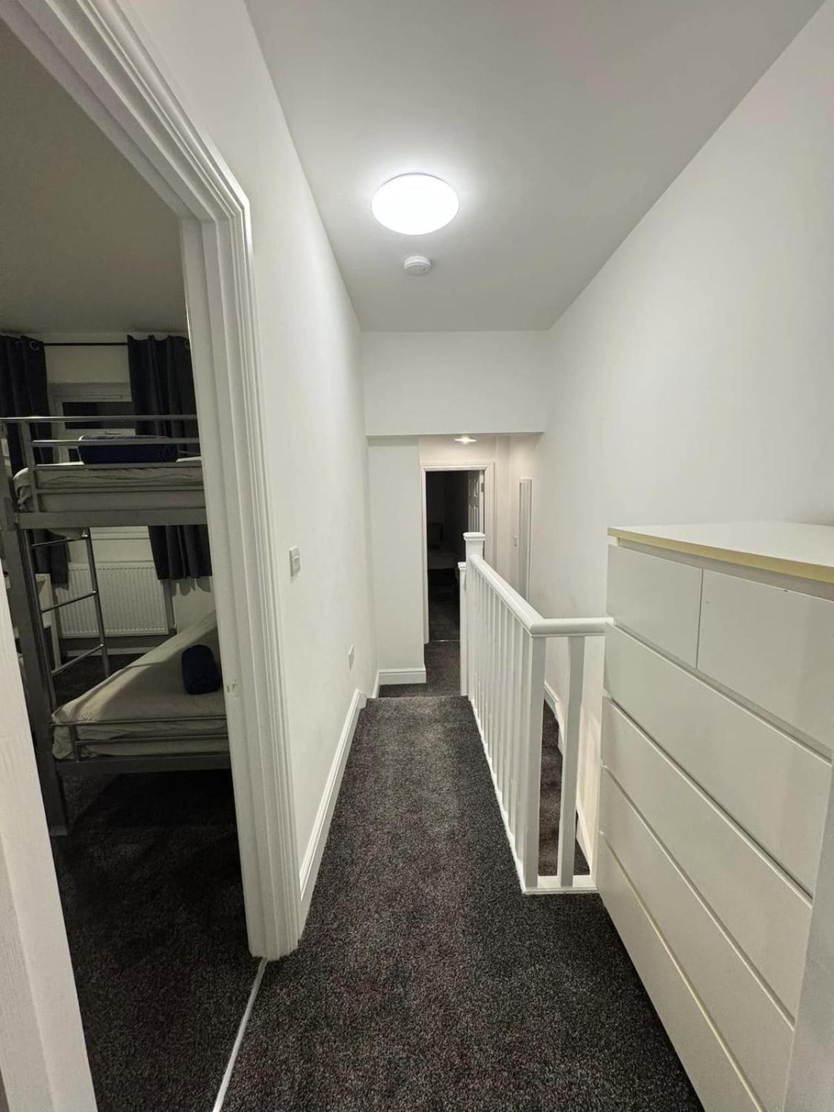 Modern 3 Bed Near Excel-big Ben Holiday home *