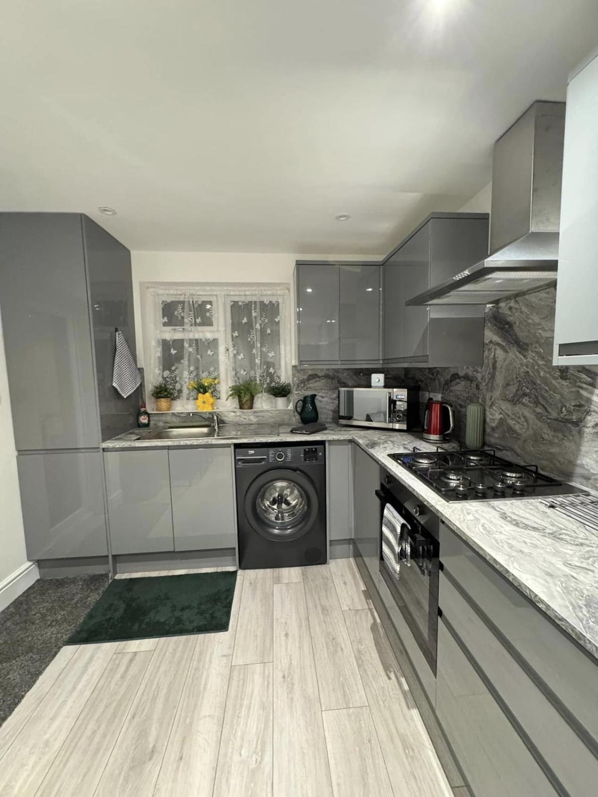 Modern 3 Bed Near Excel-big Ben *